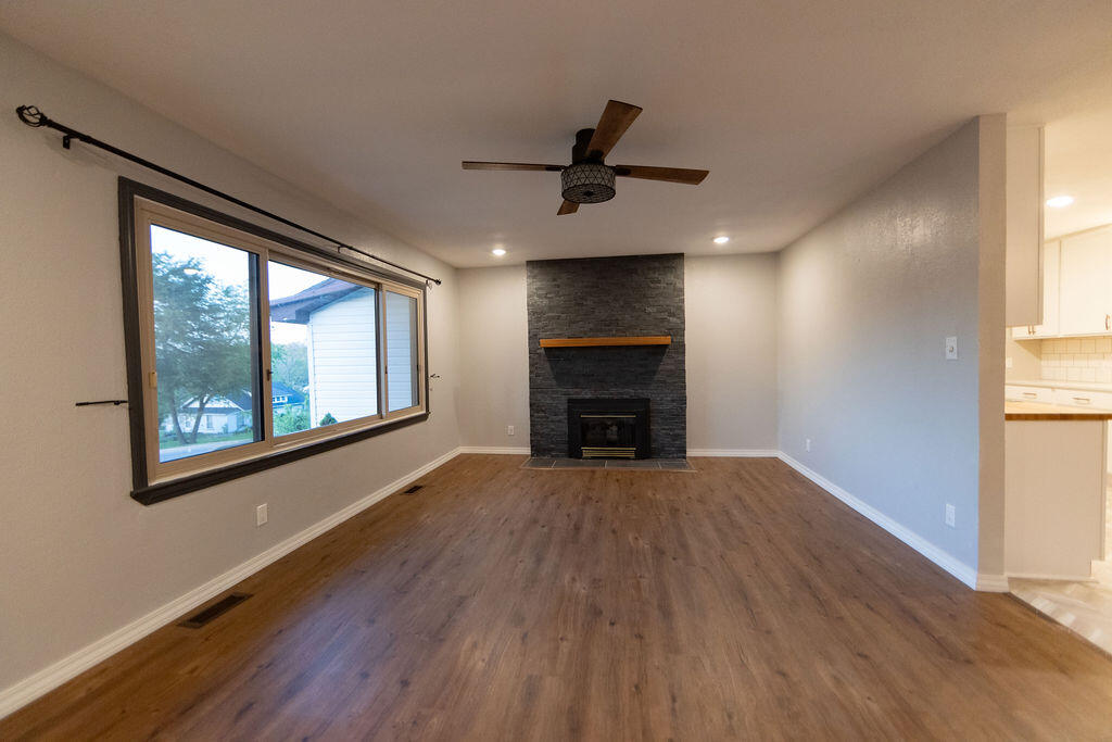 912 Armstrong Avenue Property Photo 5