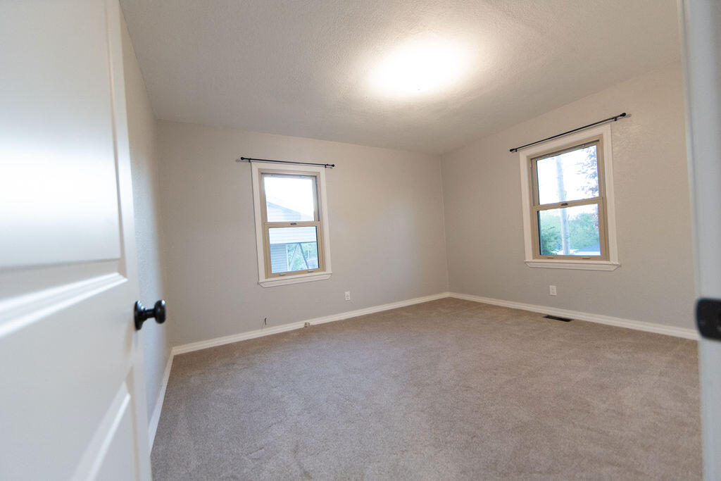 912 Armstrong Avenue Property Photo 27