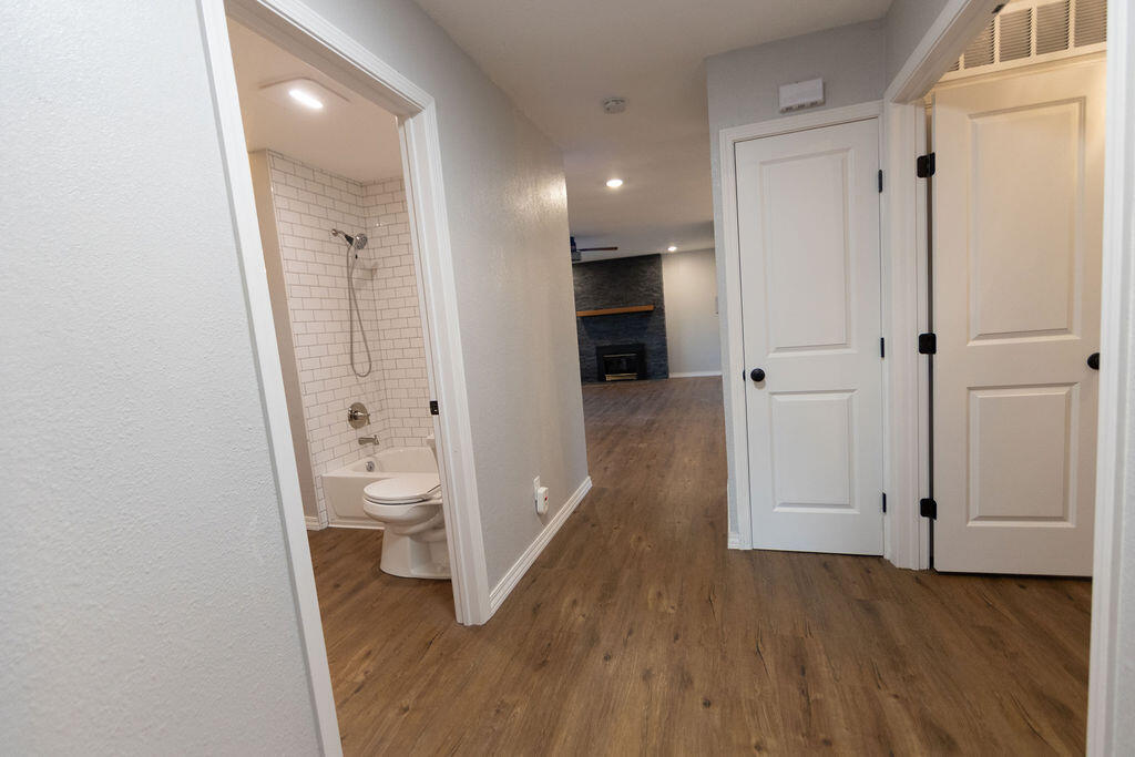 912 Armstrong Avenue Property Photo 30