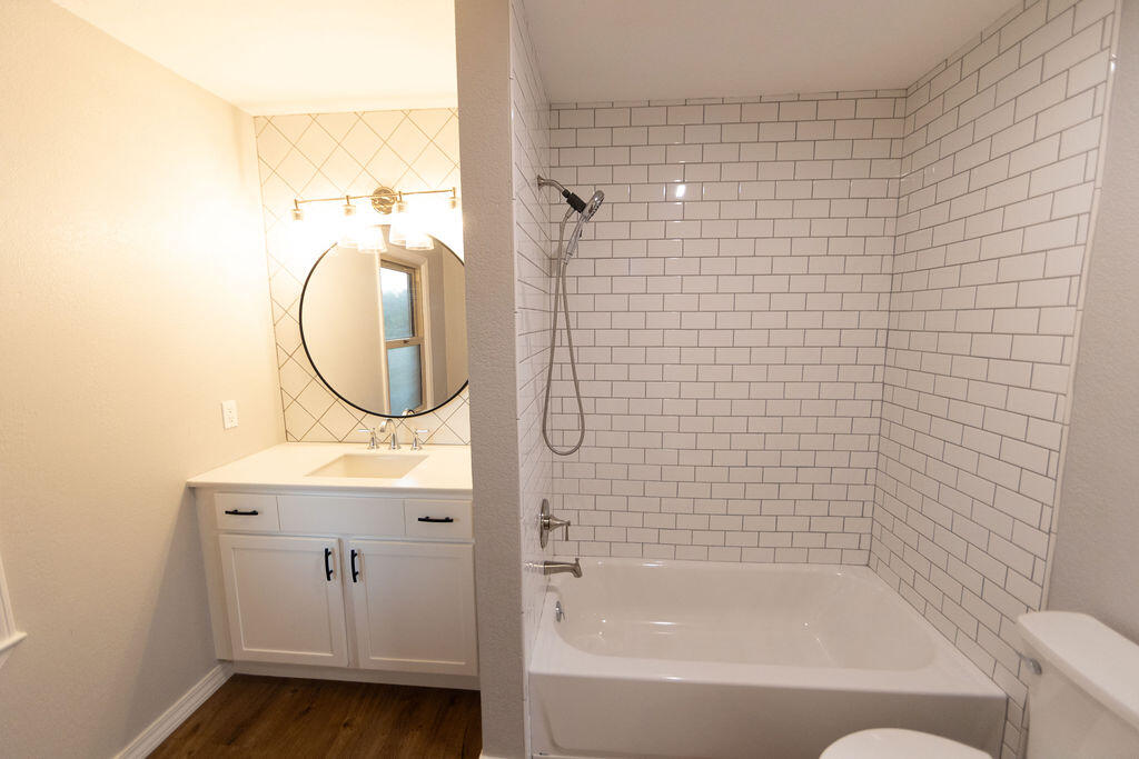 912 Armstrong Avenue Property Photo 32