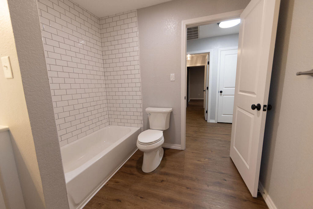 912 Armstrong Avenue Property Photo 34