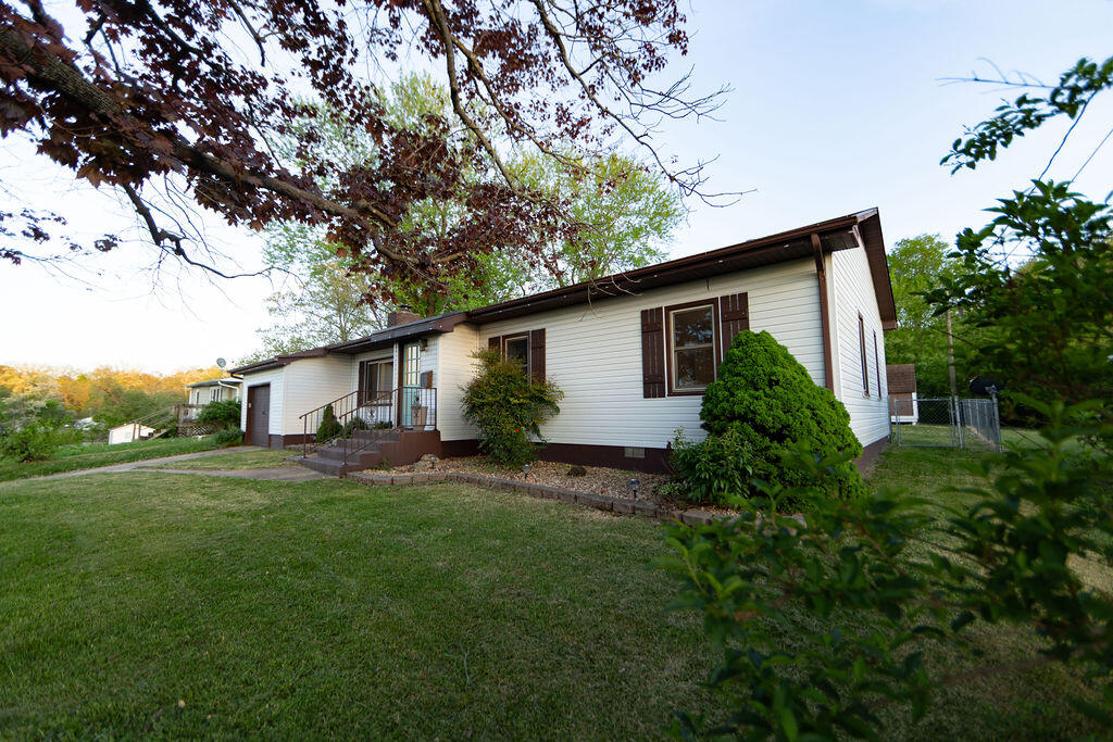912 Armstrong Avenue Property Photo 40
