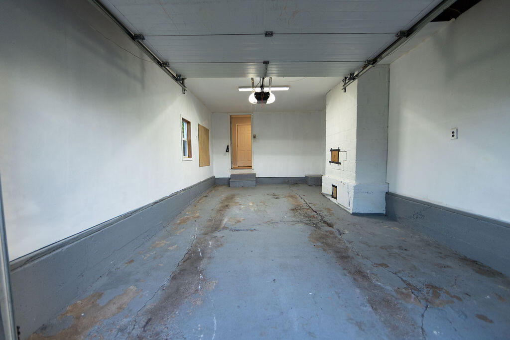 912 Armstrong Avenue Property Photo 43