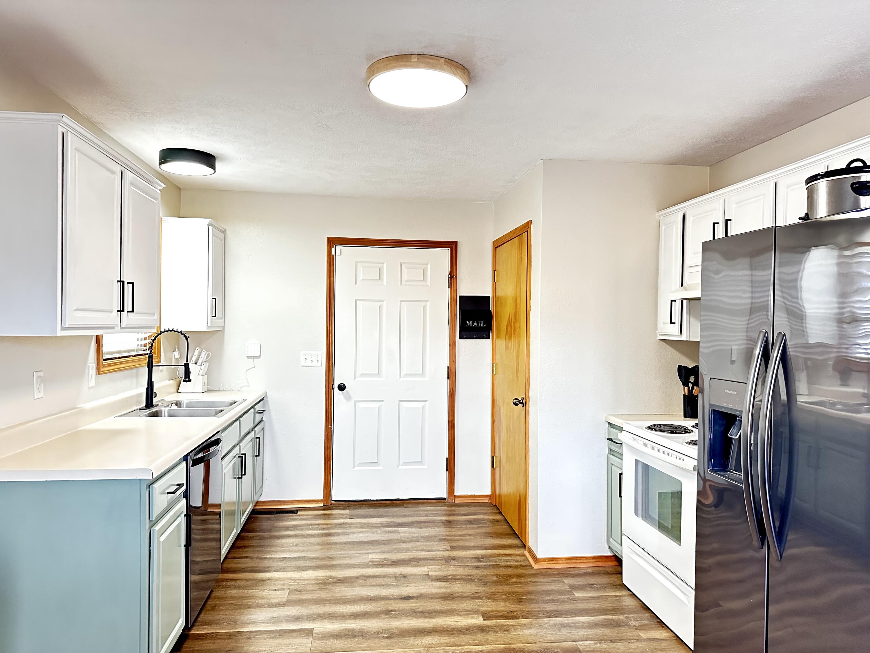 3747 West Lombard Street Property Photo 4
