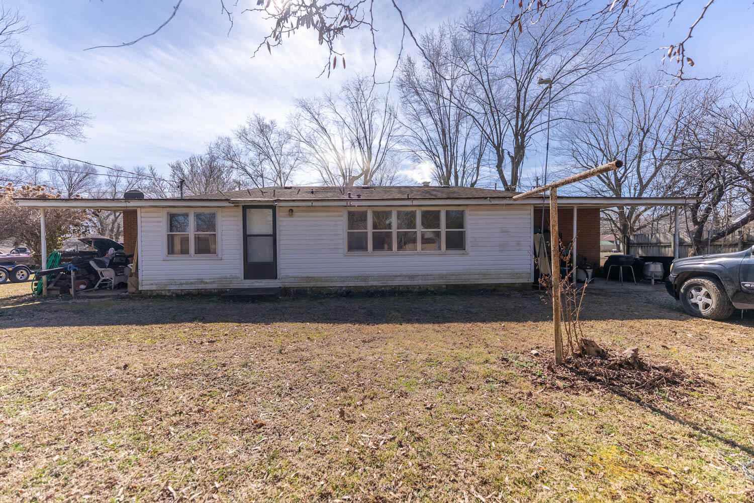 313 Beatrice Property Photo 7