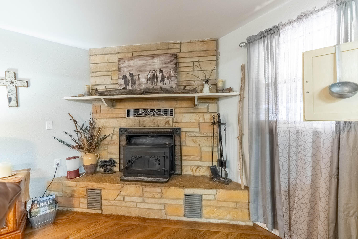 313 Beatrice Property Photo 11