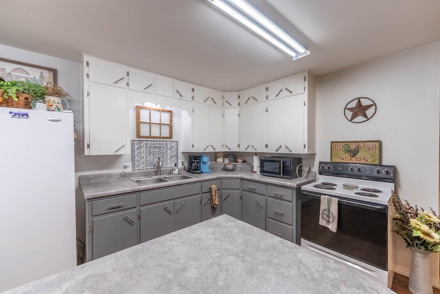 313 Beatrice Property Photo 13
