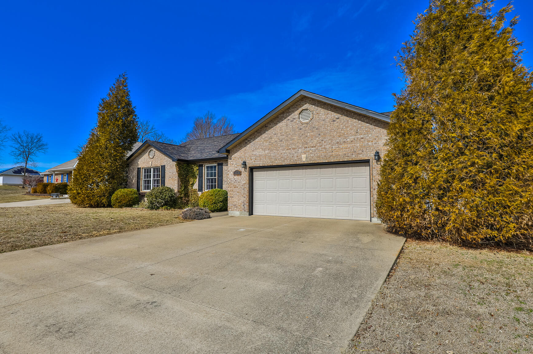 1175 East Maupin Street Property Photo 2