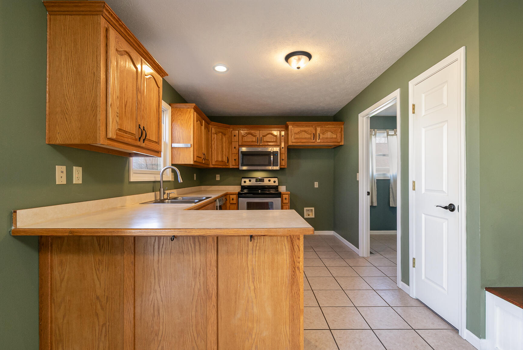 1175 East Maupin Street Property Photo 10