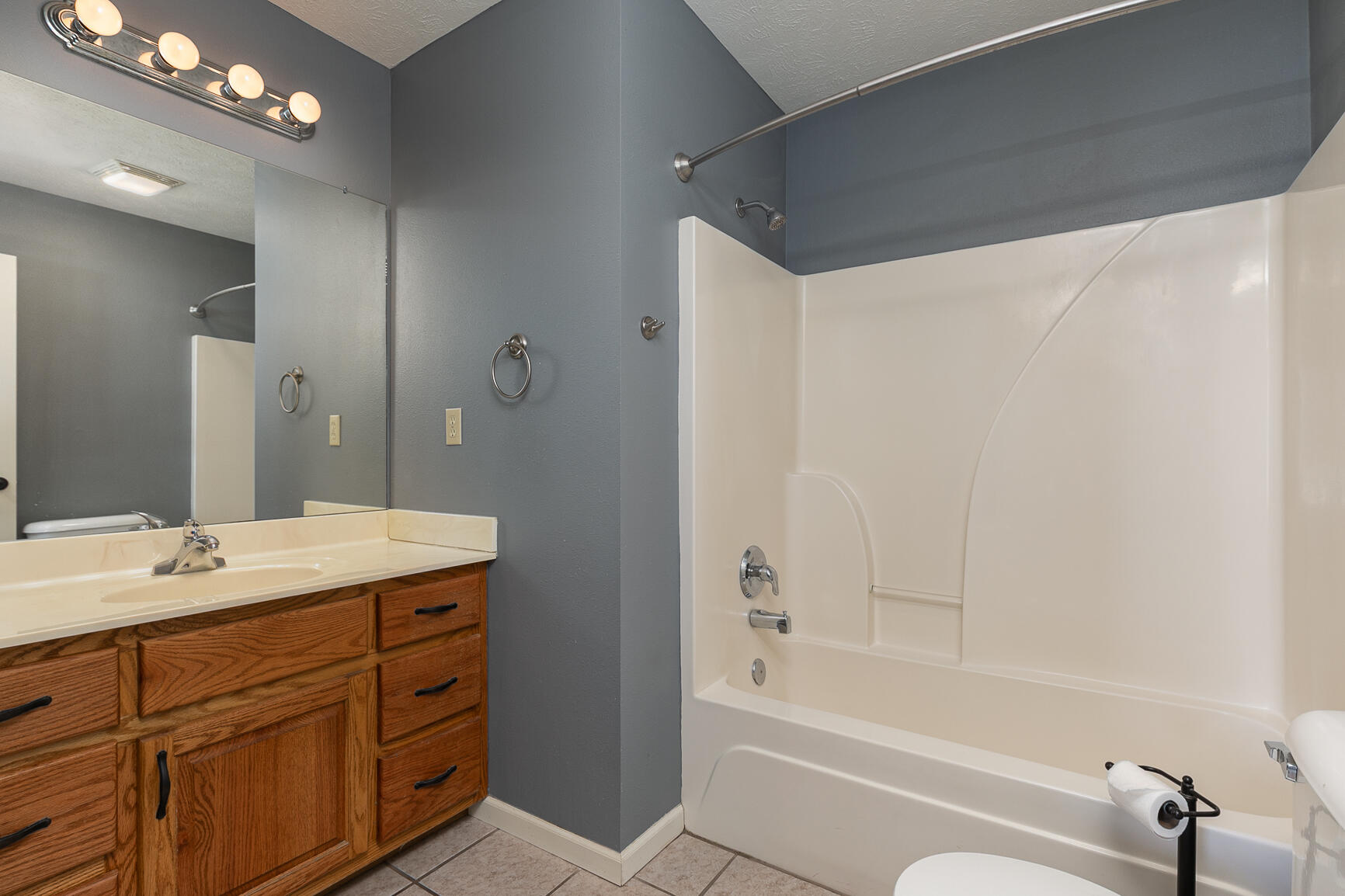 1175 East Maupin Street Property Photo 17
