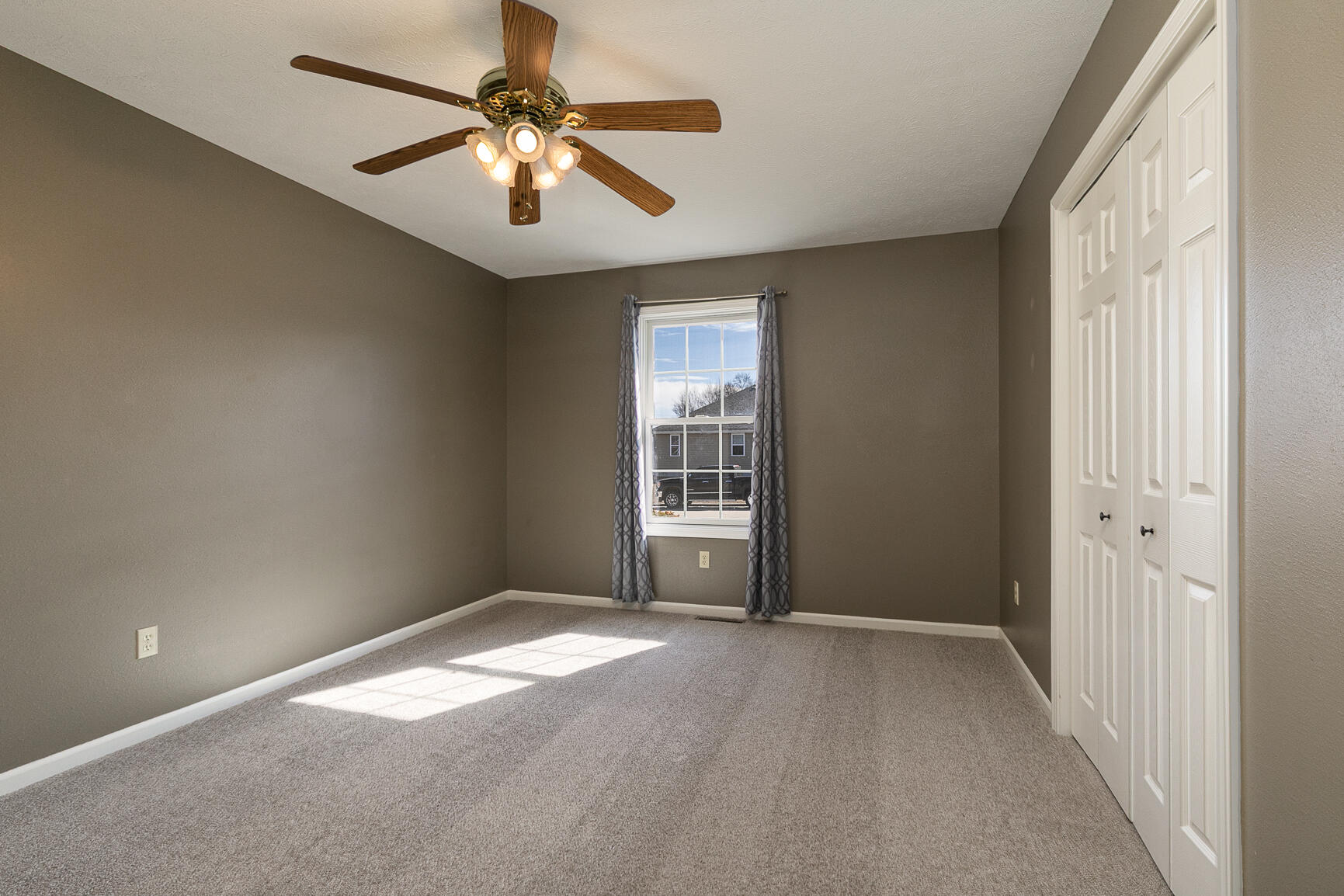 1175 East Maupin Street Property Photo 22