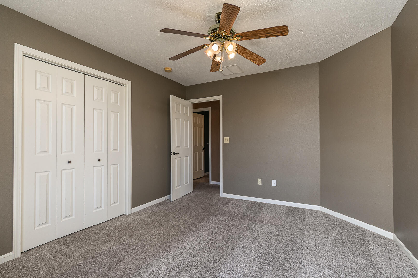 1175 East Maupin Street Property Photo 23