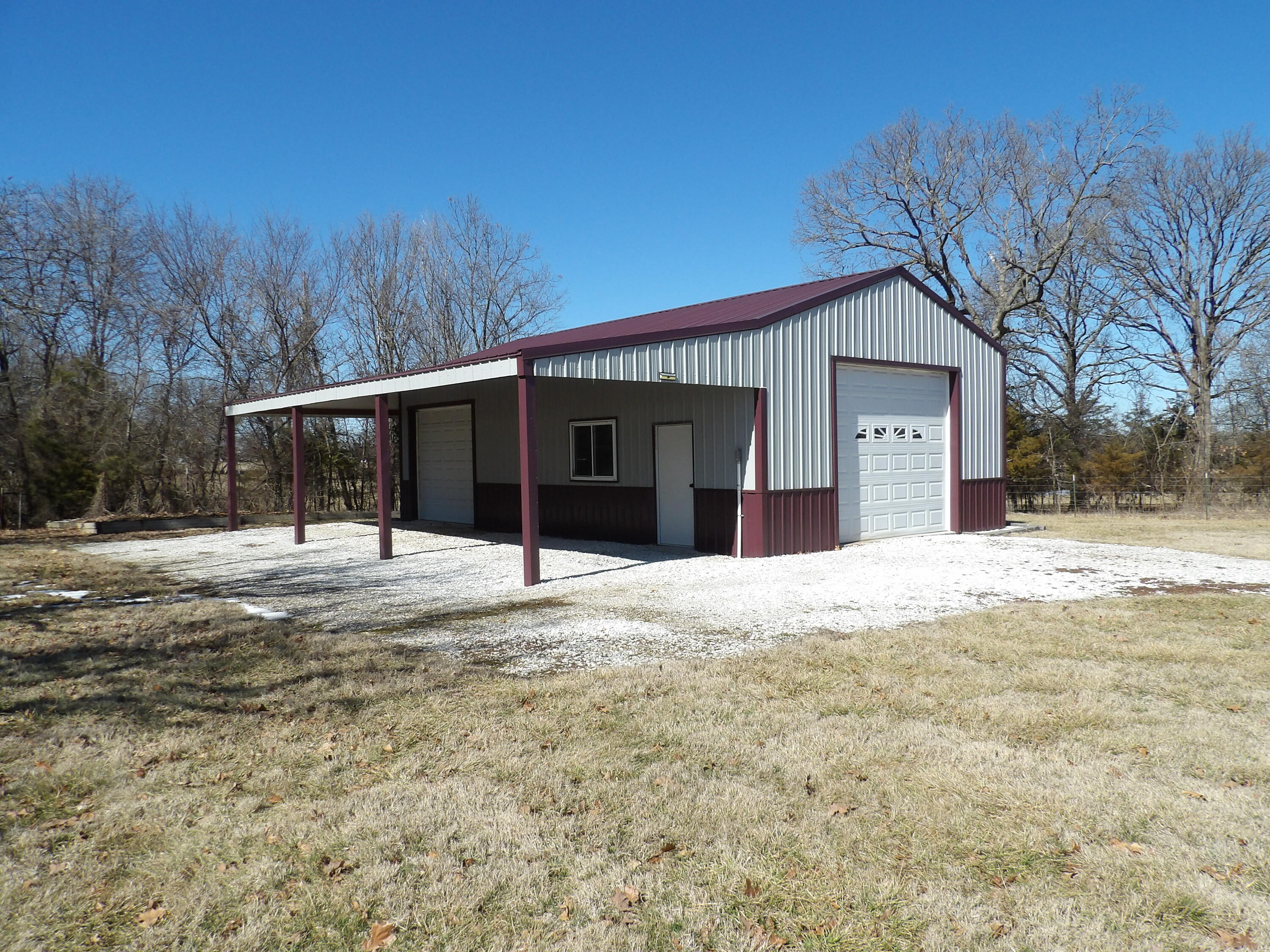 9855 Lawrence County Avenue Property Photo 4