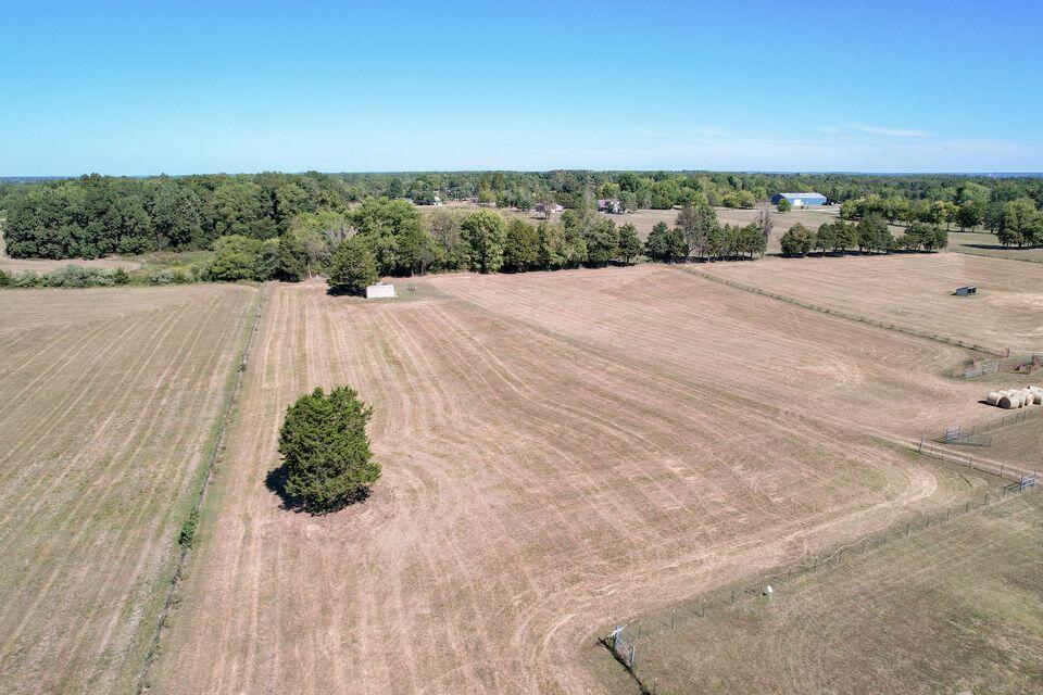 3709 East Shelby Road Property Photo 5