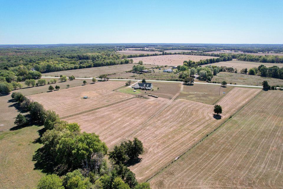3709 East Shelby Road Property Photo 9