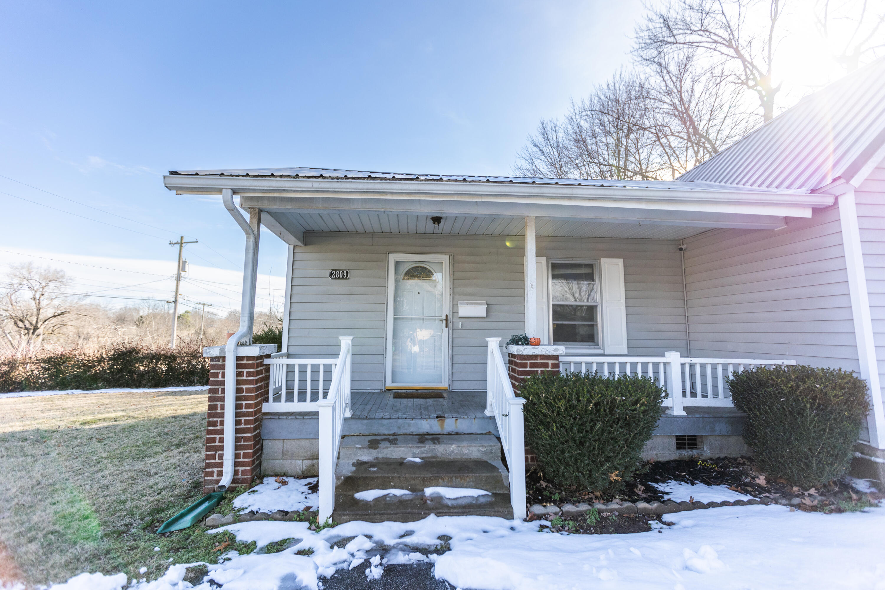 2809 North Campbell Avenue Property Photo 3