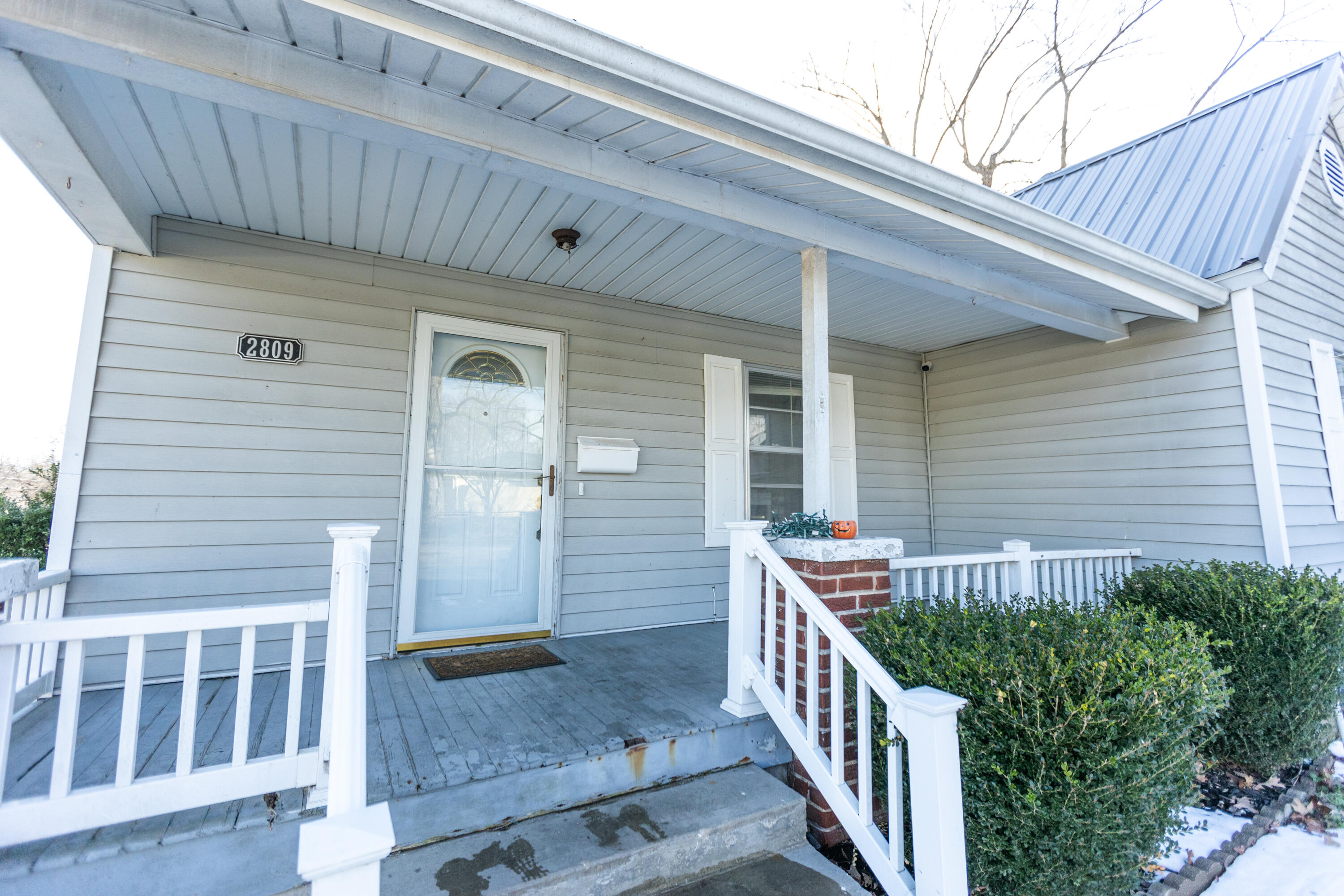2809 North Campbell Avenue Property Photo 5