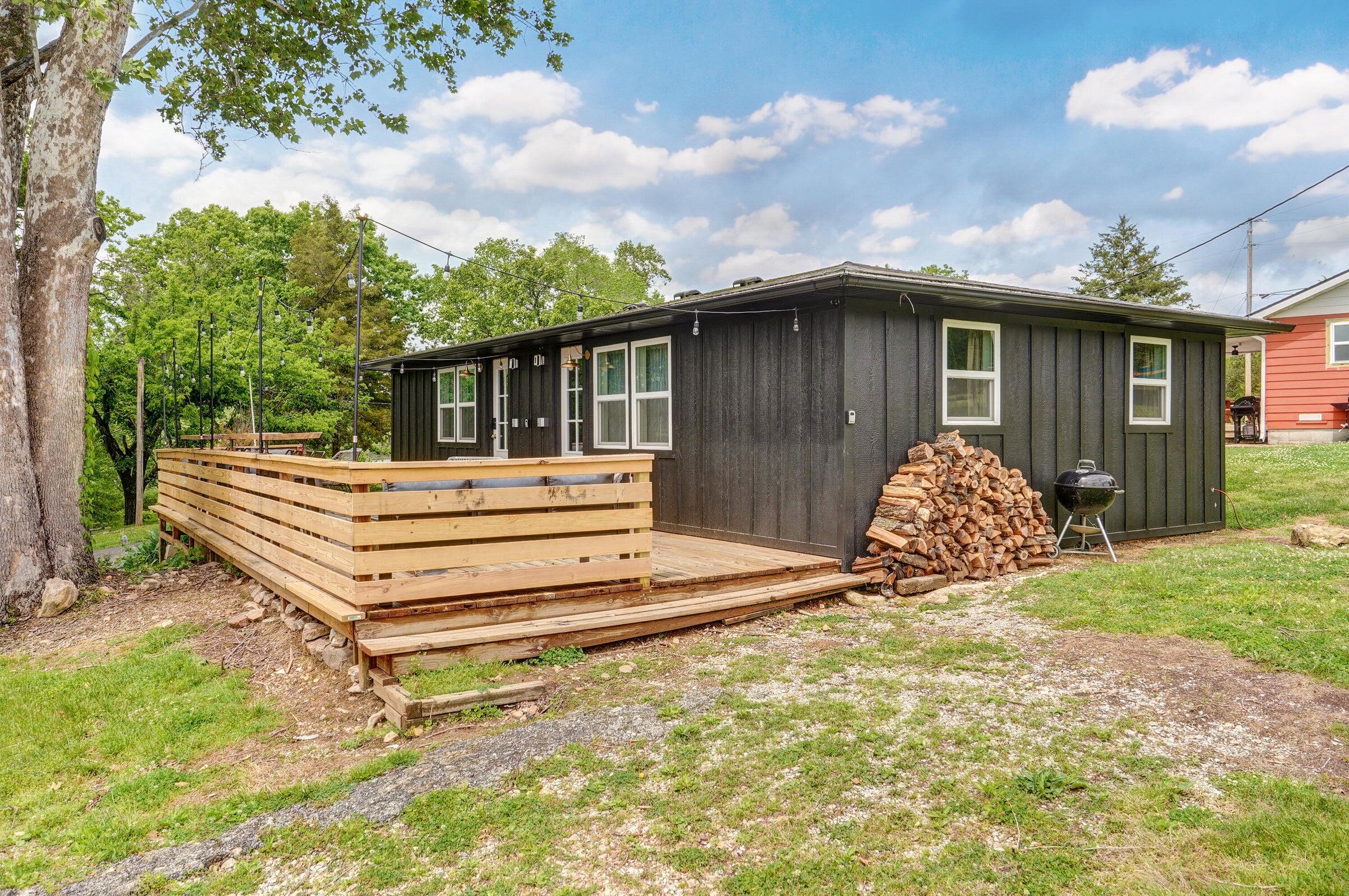 10 Holiday Hideaway Court Property Photo 3