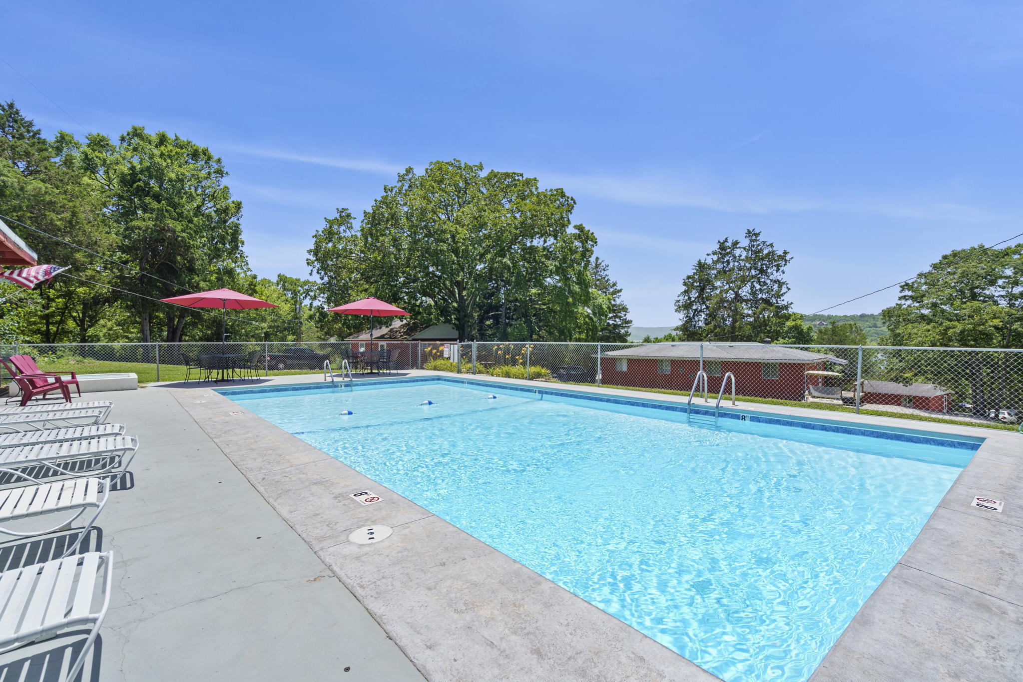 10 Holiday Hideaway Court Property Photo 4