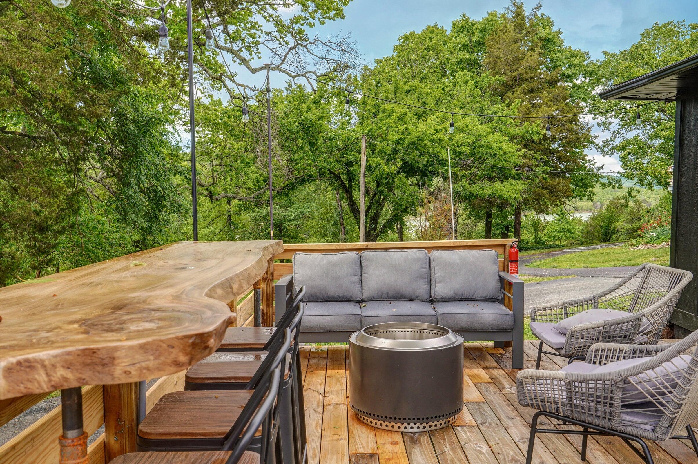 10 Holiday Hideaway Court Property Photo 6