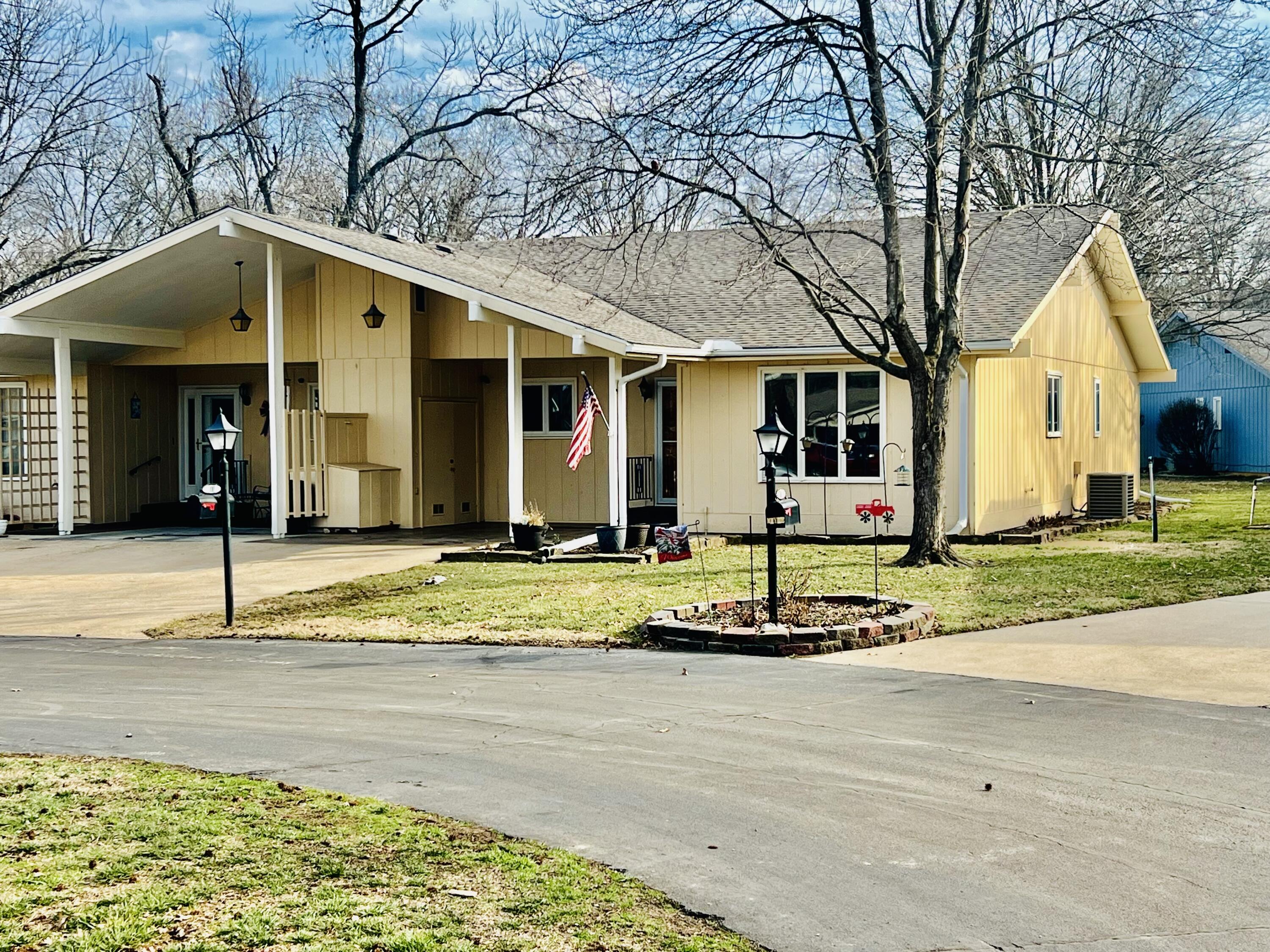 Lakewood Estates Condos Real Estate Listings Main Image