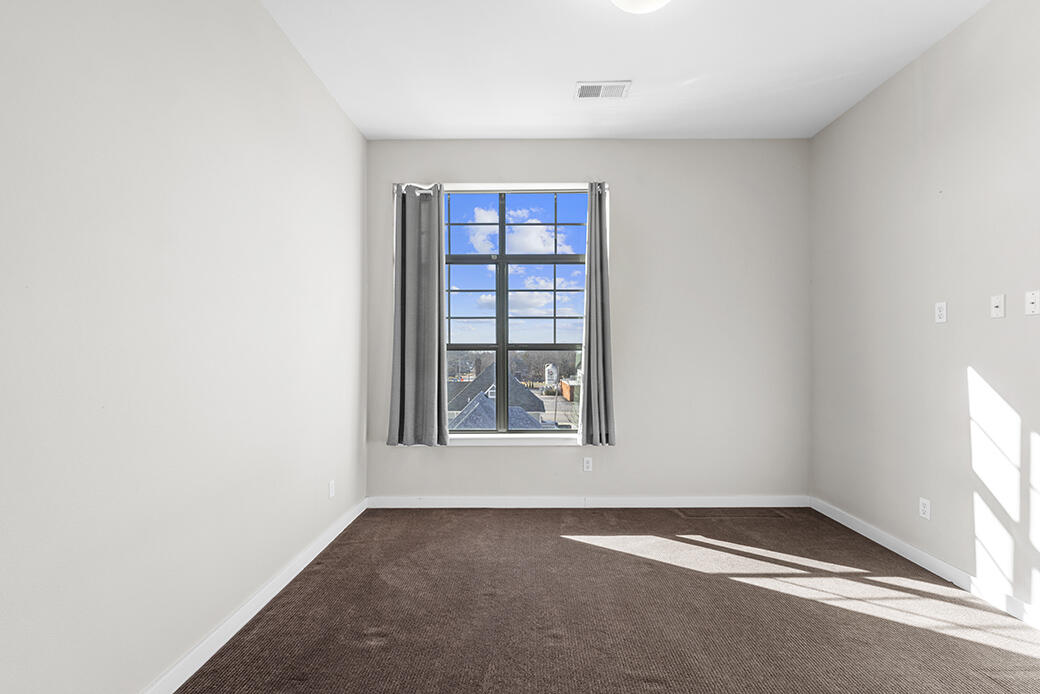 623 West Walnut Street Property Photo 23