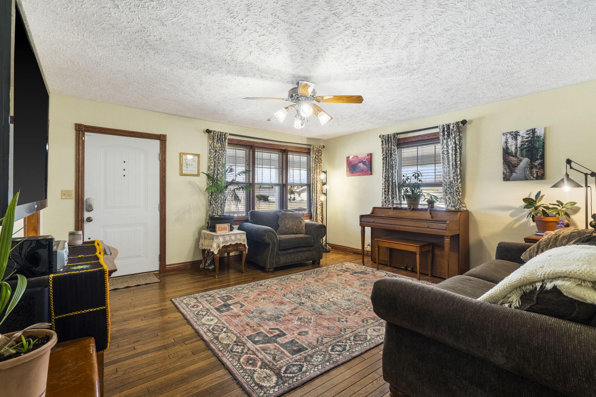 408 North Lynn Avenue Property Photo 6