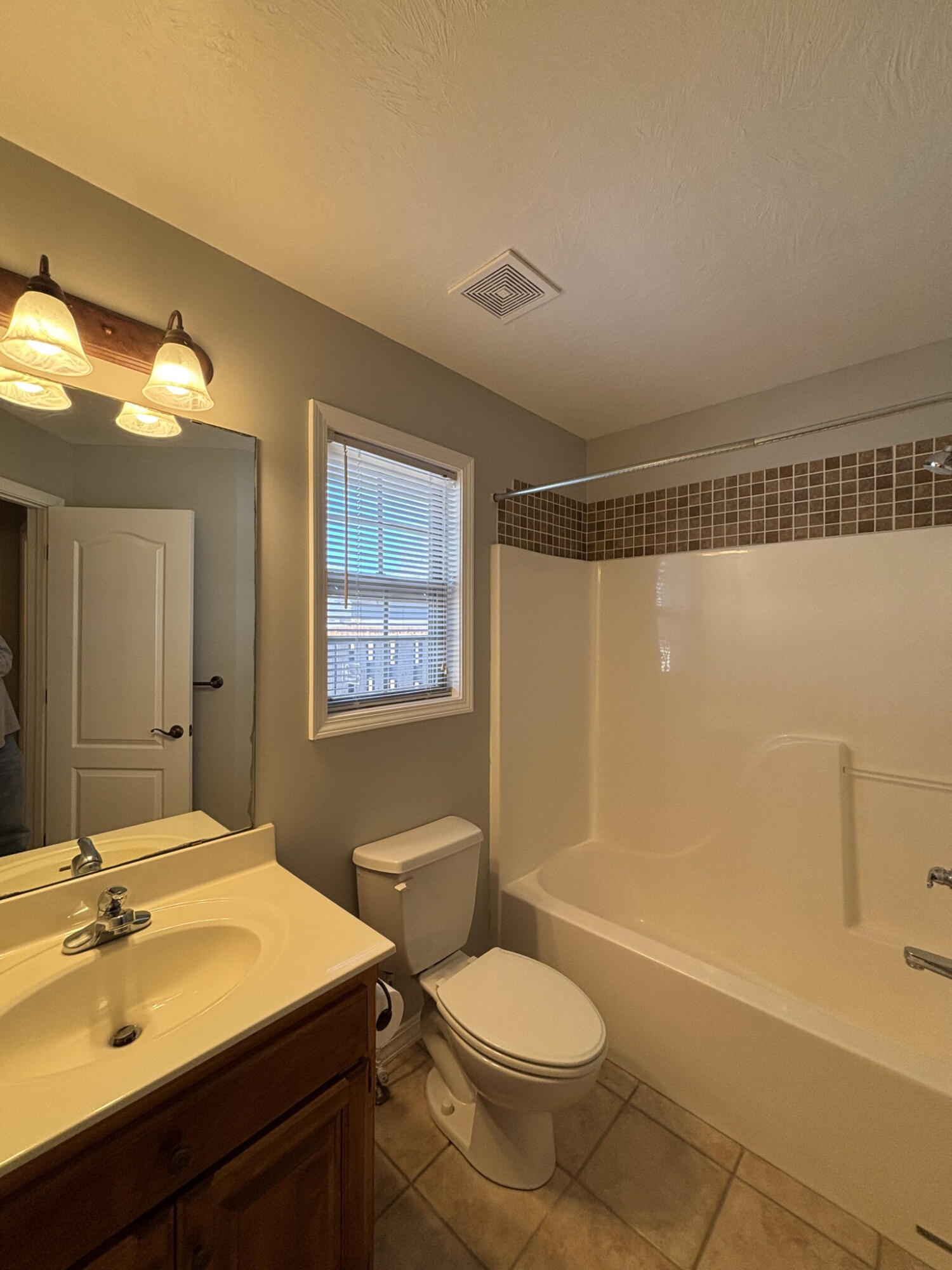 780 South Timber Ridge Drive Property Photo 14