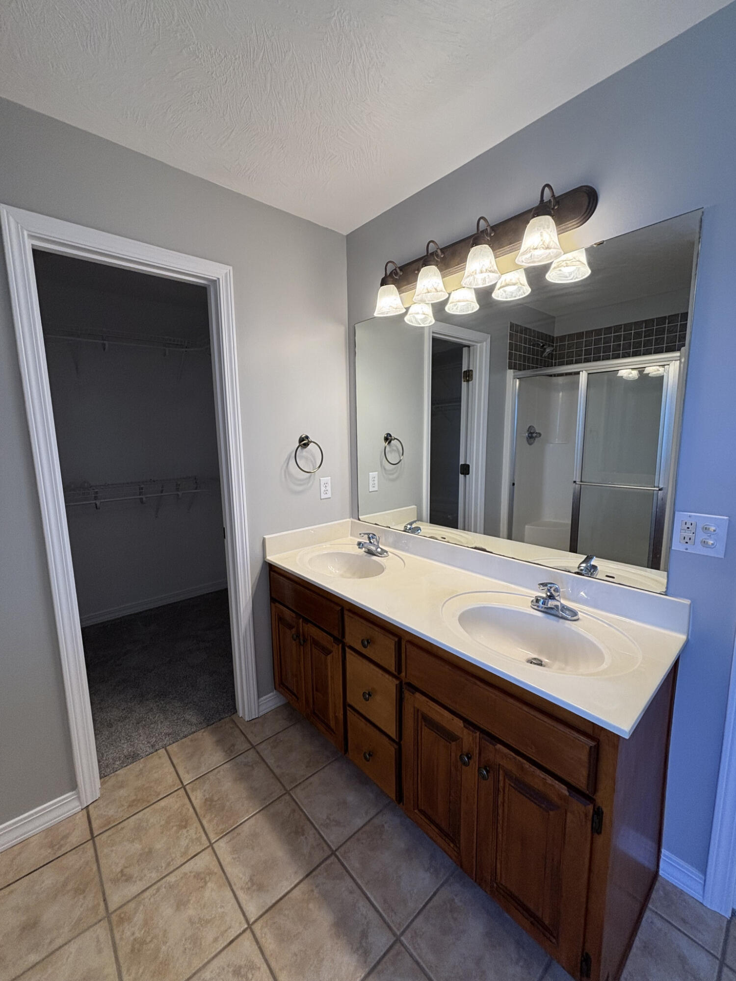 780 South Timber Ridge Drive Property Photo 17