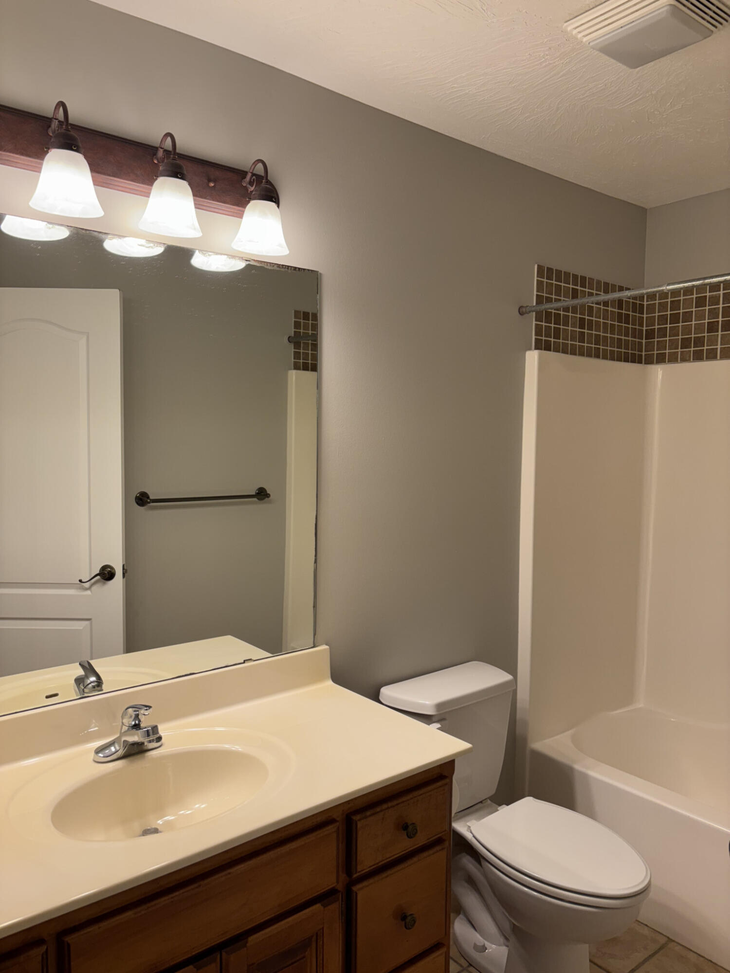 780 South Timber Ridge Drive Property Photo 23