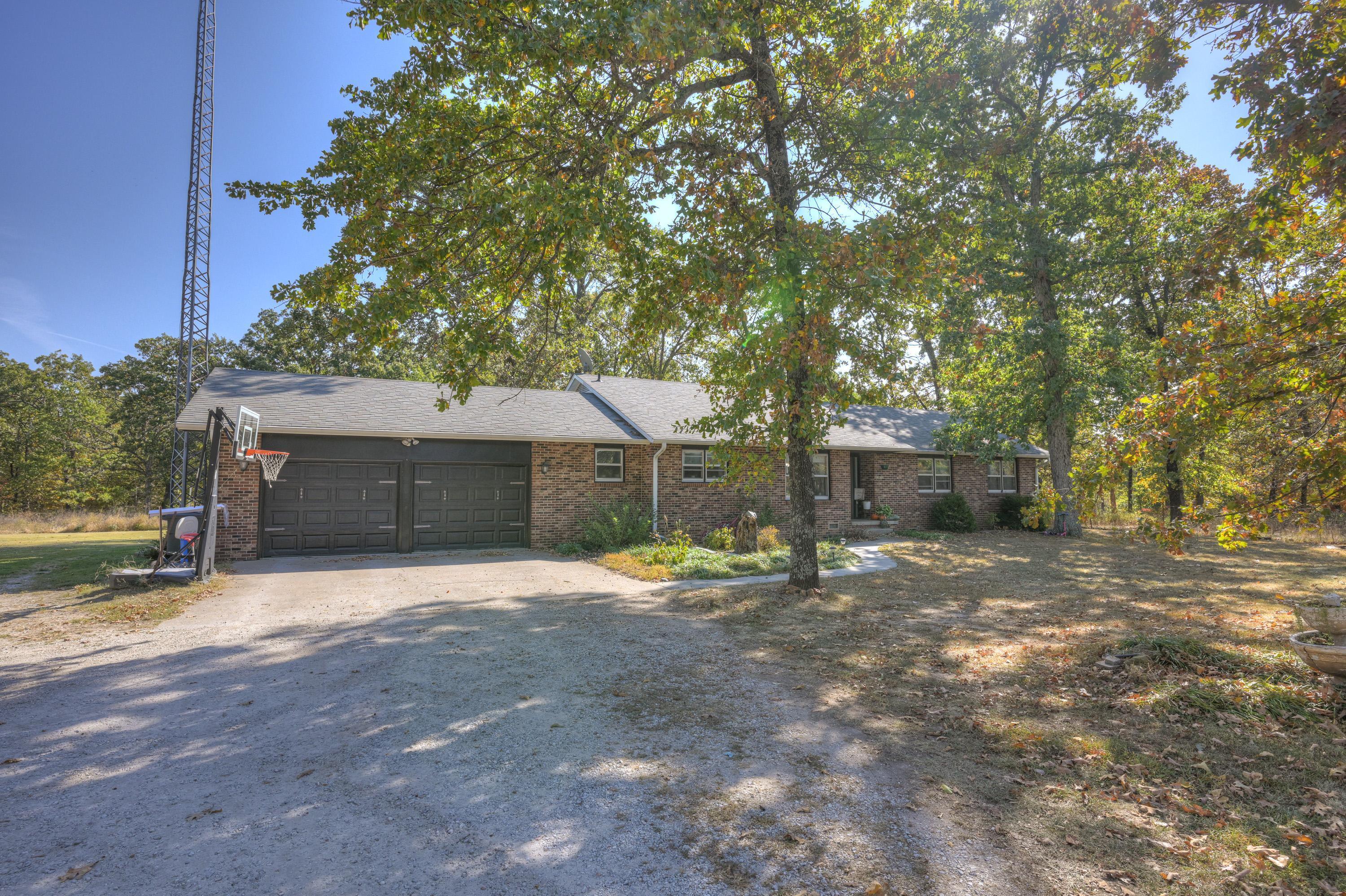 17373 Goldfinch Road Property Photo 3