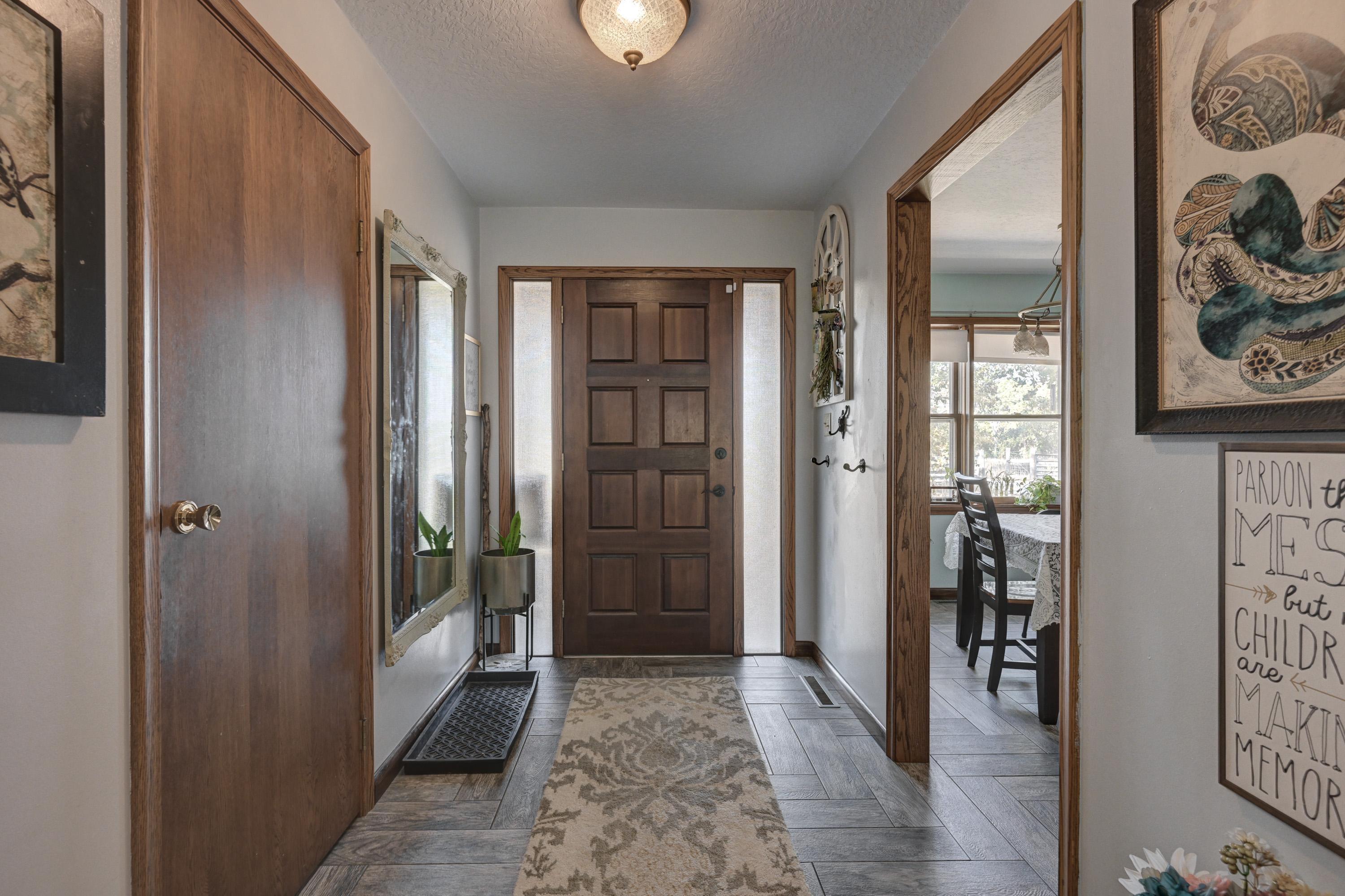 17373 Goldfinch Road Property Photo 4