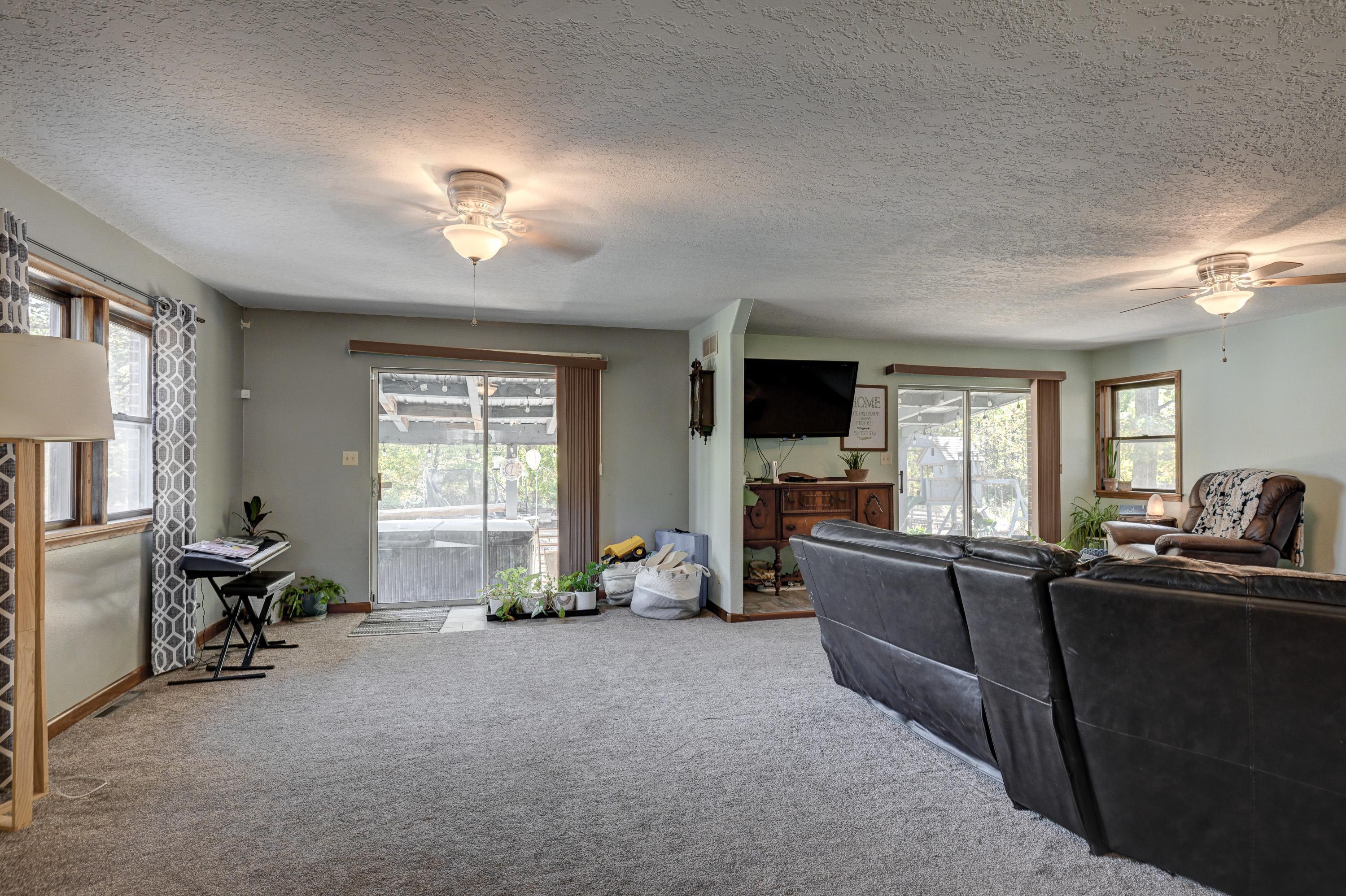 17373 Goldfinch Road Property Photo 11