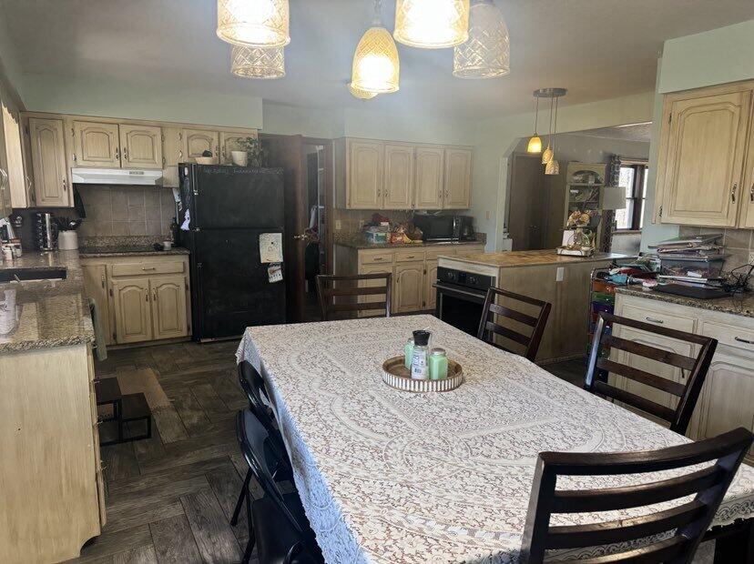 17373 Goldfinch Road Property Photo 17