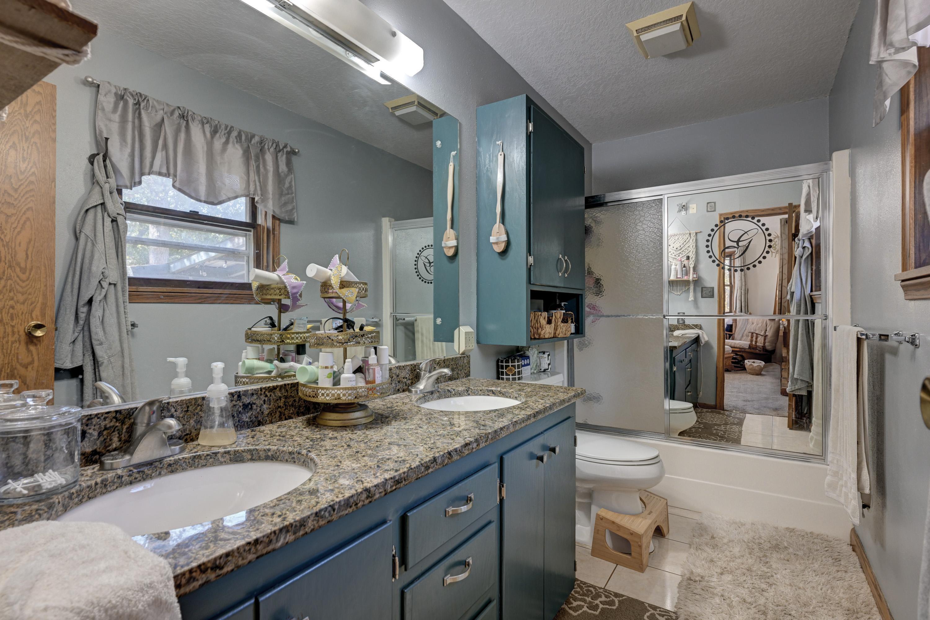 17373 Goldfinch Road Property Photo 28