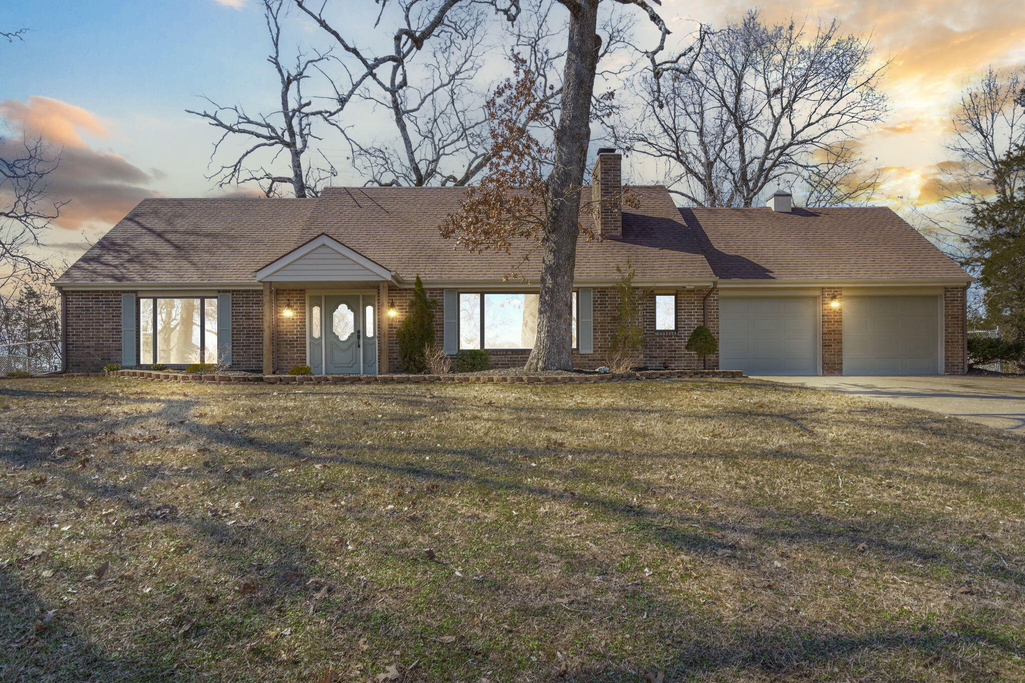 280 River Bluff Drive Property Photo 2