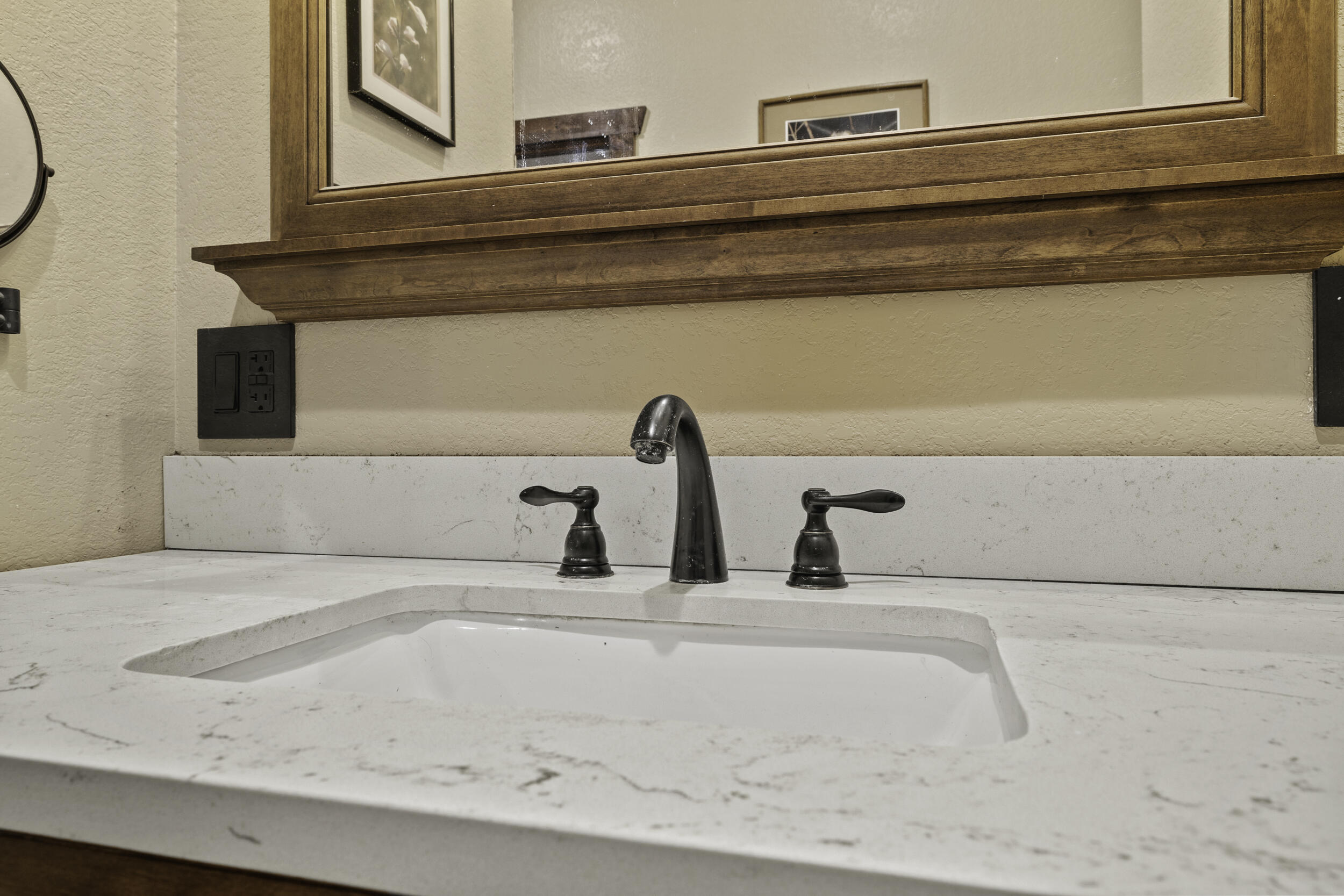5156 Lawrence 1210 Property Photo 26