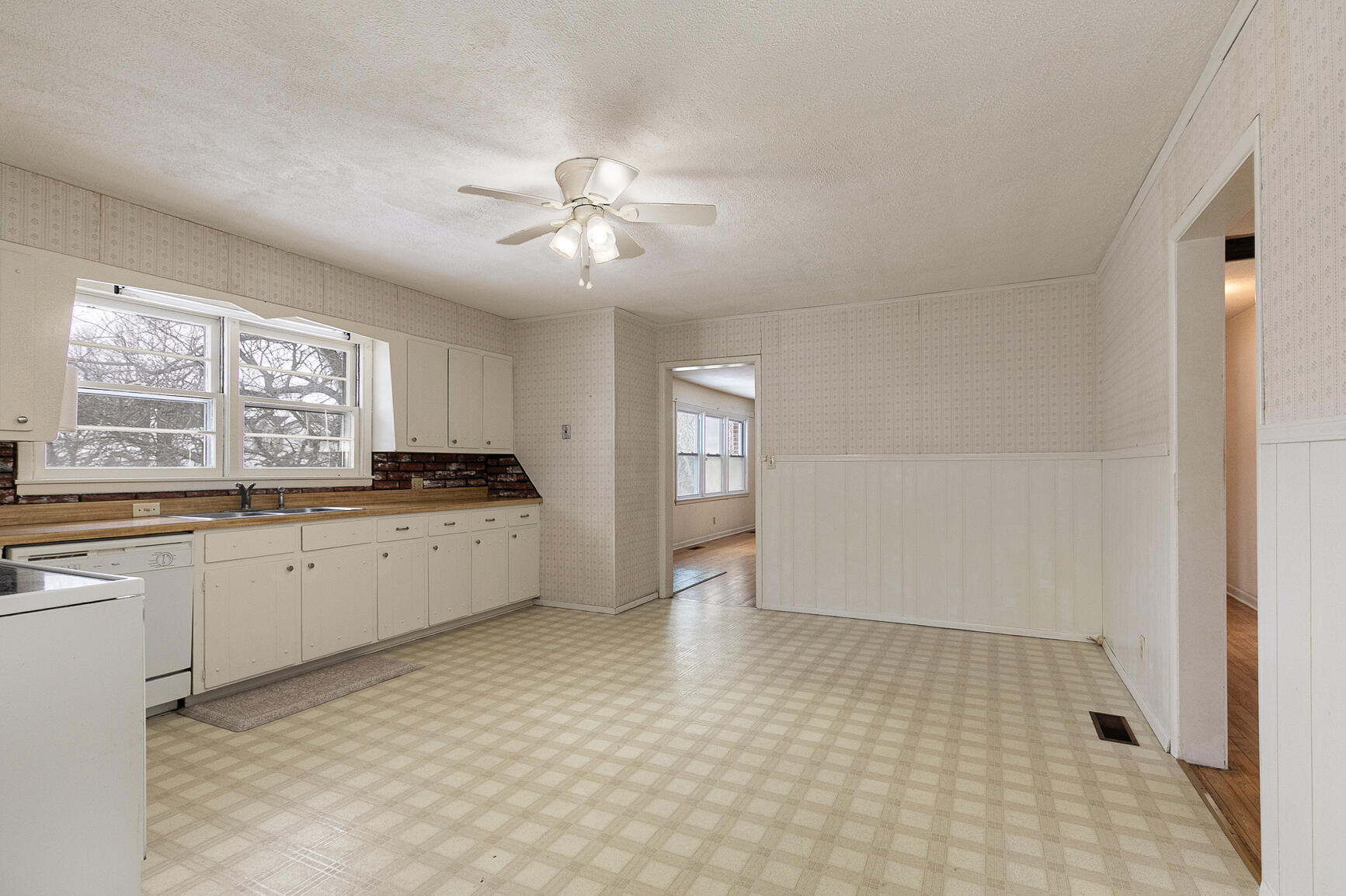 3200 North Weaver Road Property Photo 11