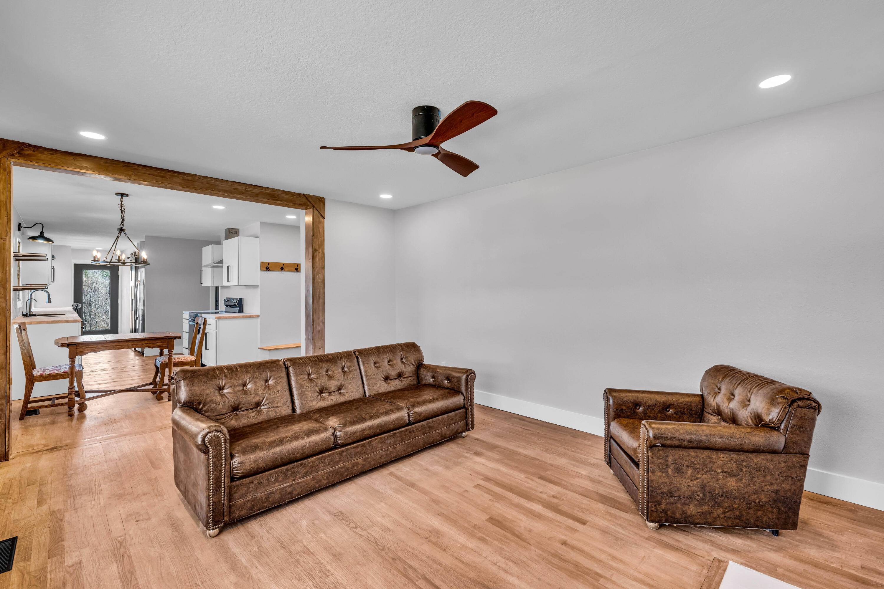 2416 Gleghorn Street Property Photo 14