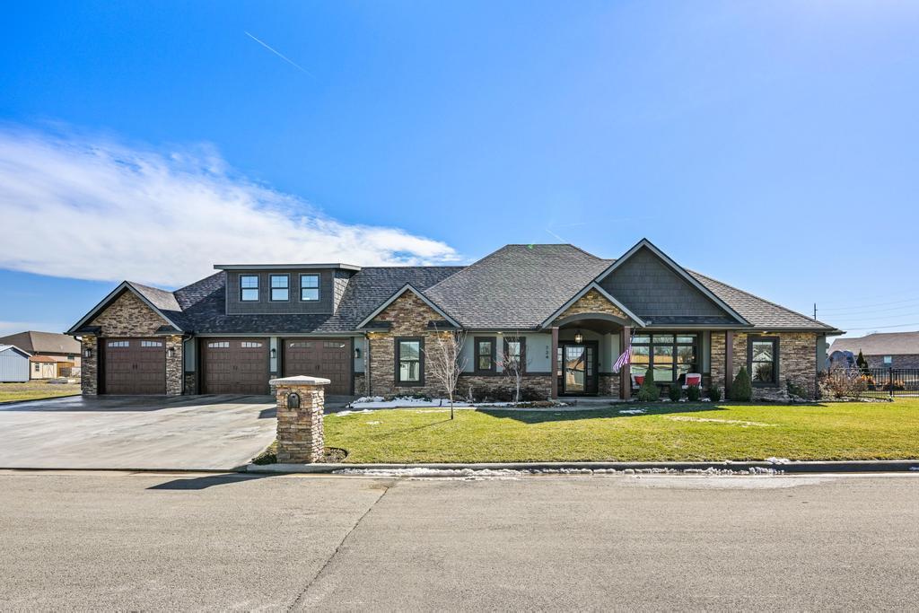 734 Caroline Drive Property Photo