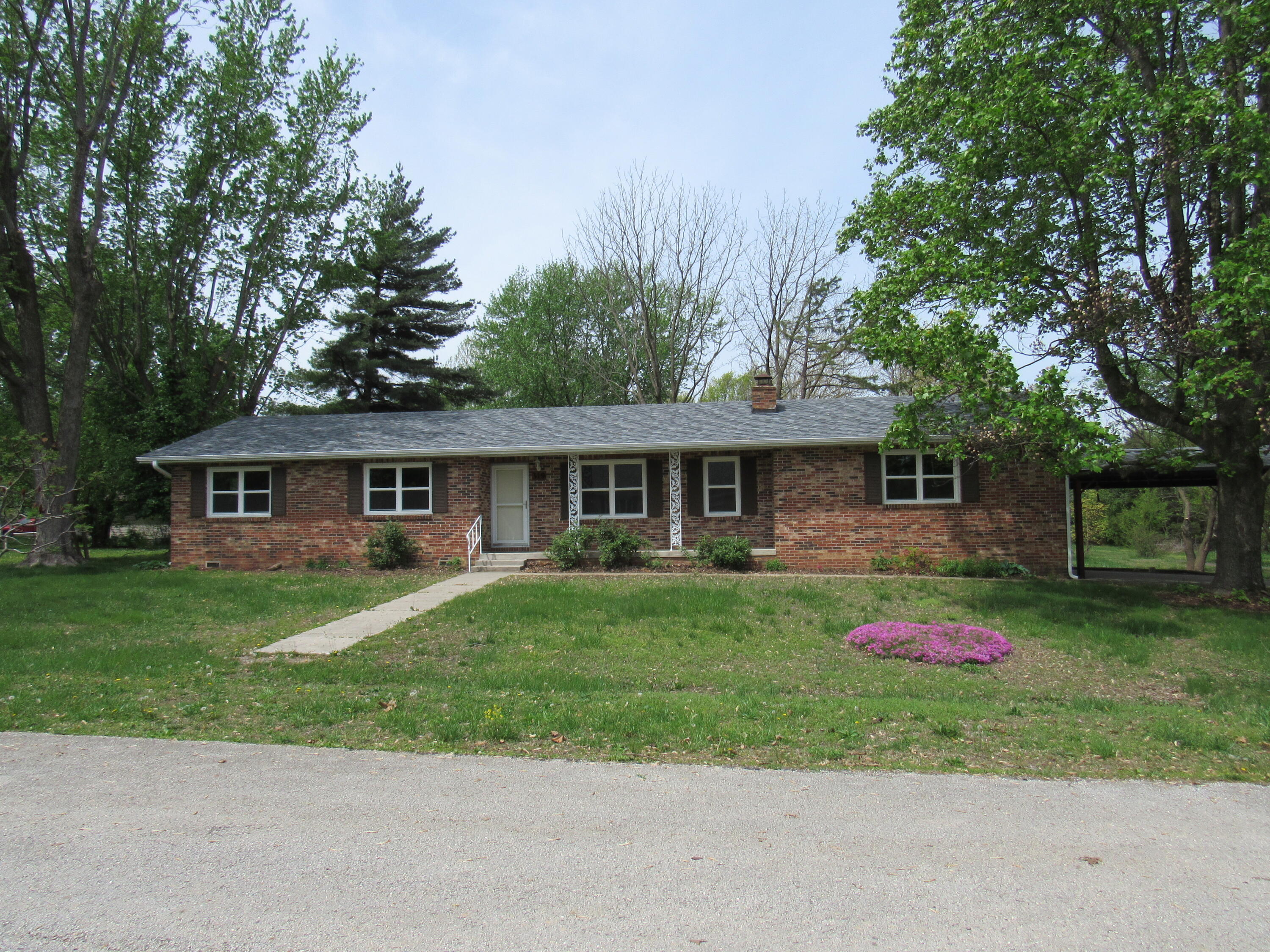 319 Ash Drive Property Photo 2