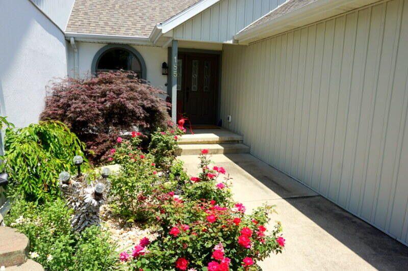 185 Eagle Pointe Drive Property Photo 3