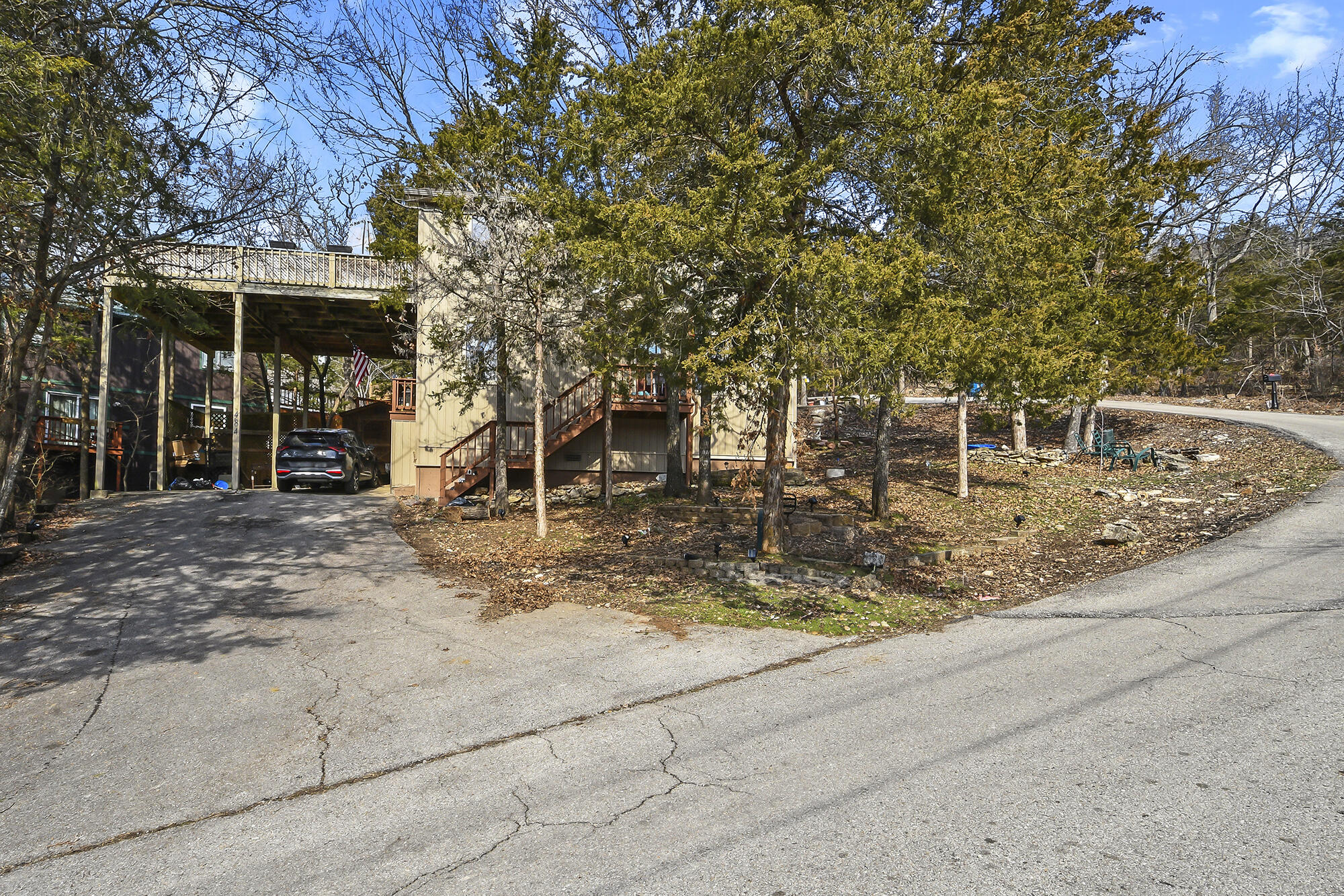 484 Lakewood Road Property Photo 2