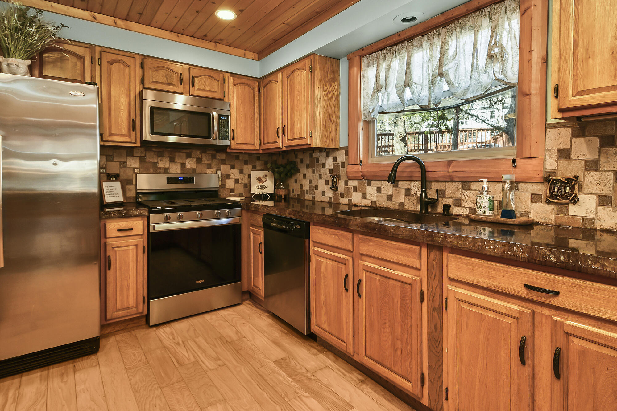 484 Lakewood Road Property Photo 10