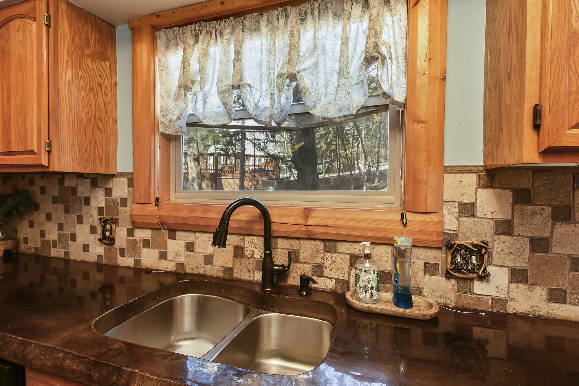 484 Lakewood Road Property Photo 13