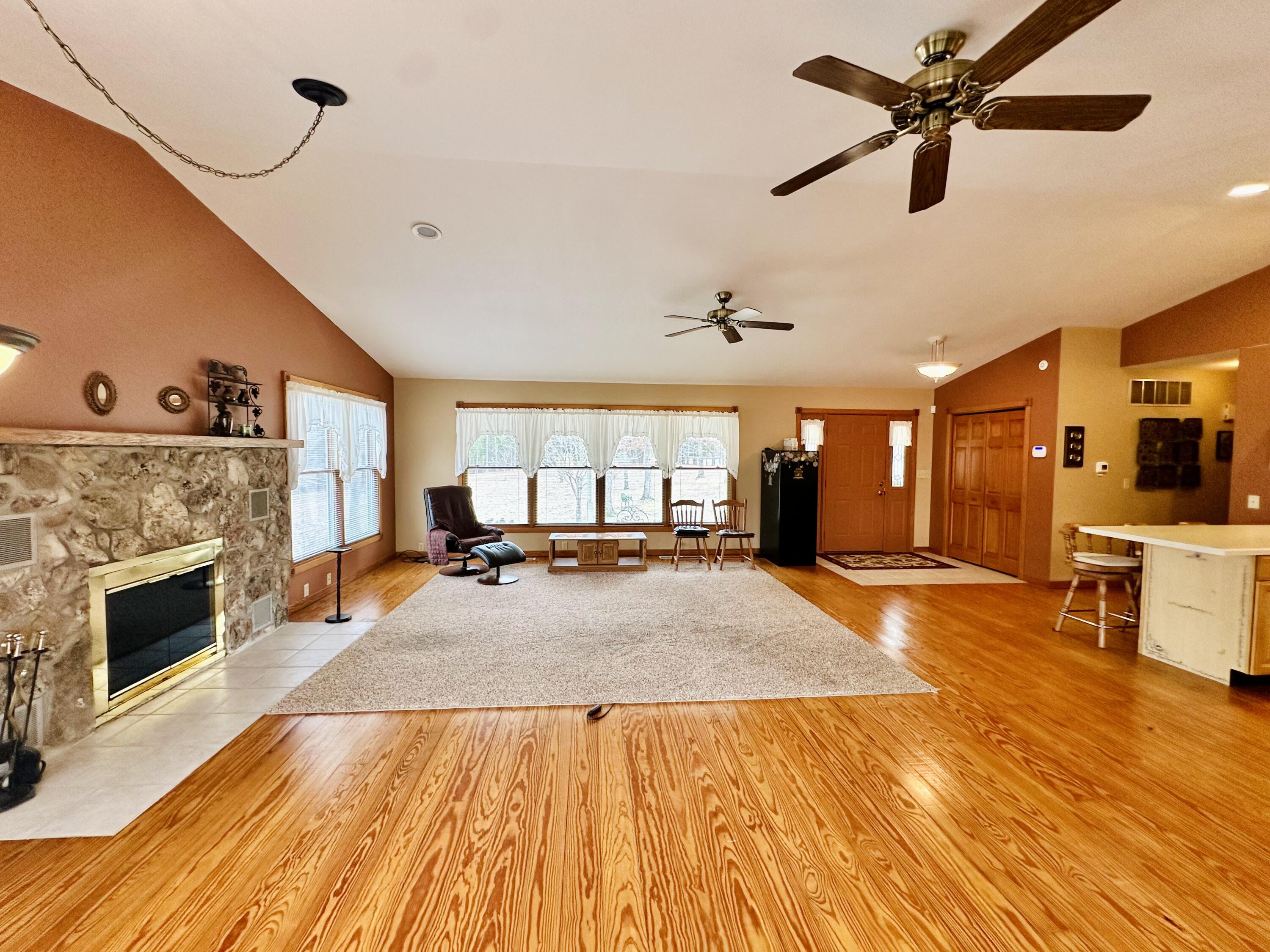 9417 North Highway 63 Property Photo 6