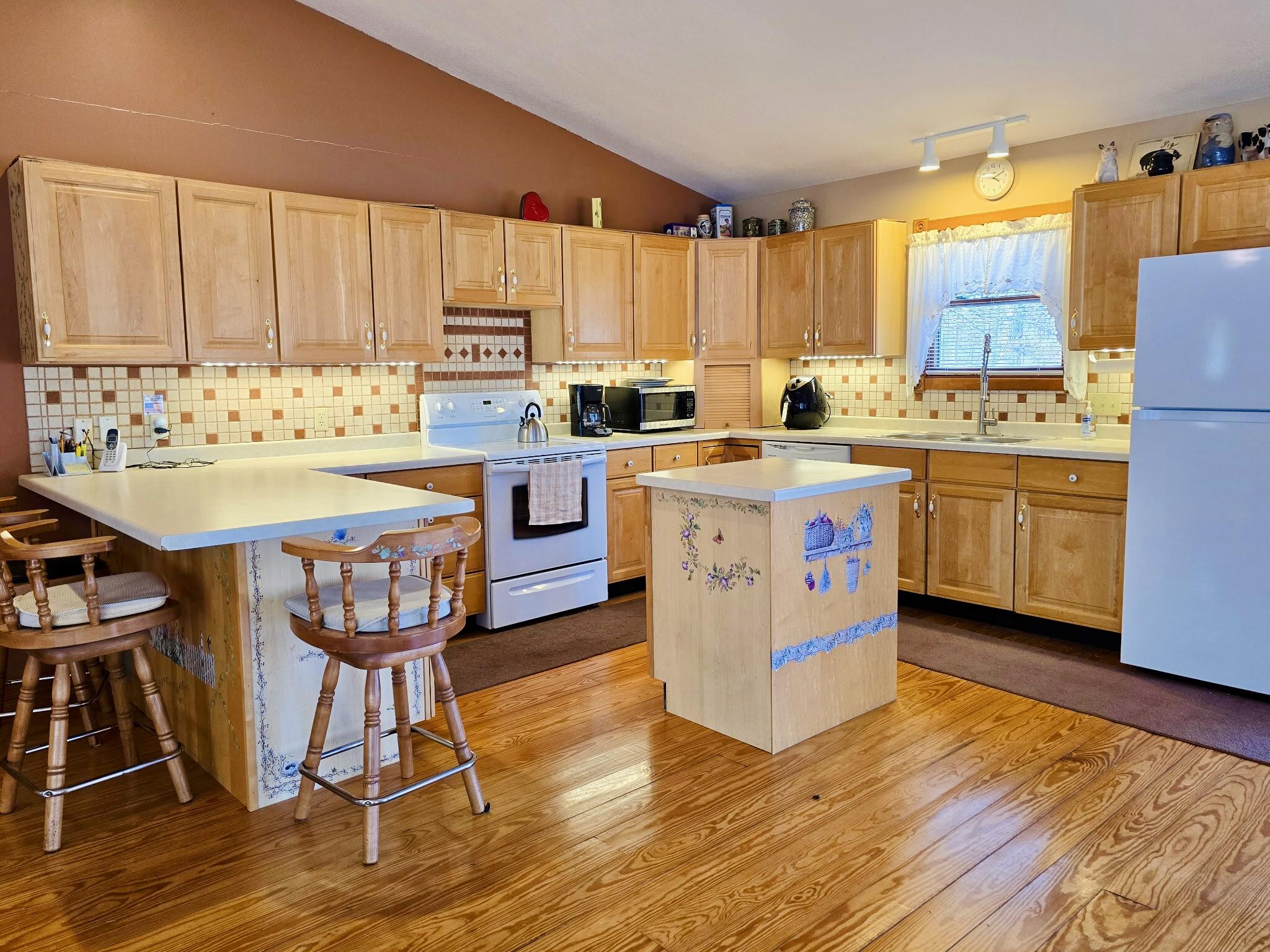 9417 North Highway 63 Property Photo 7