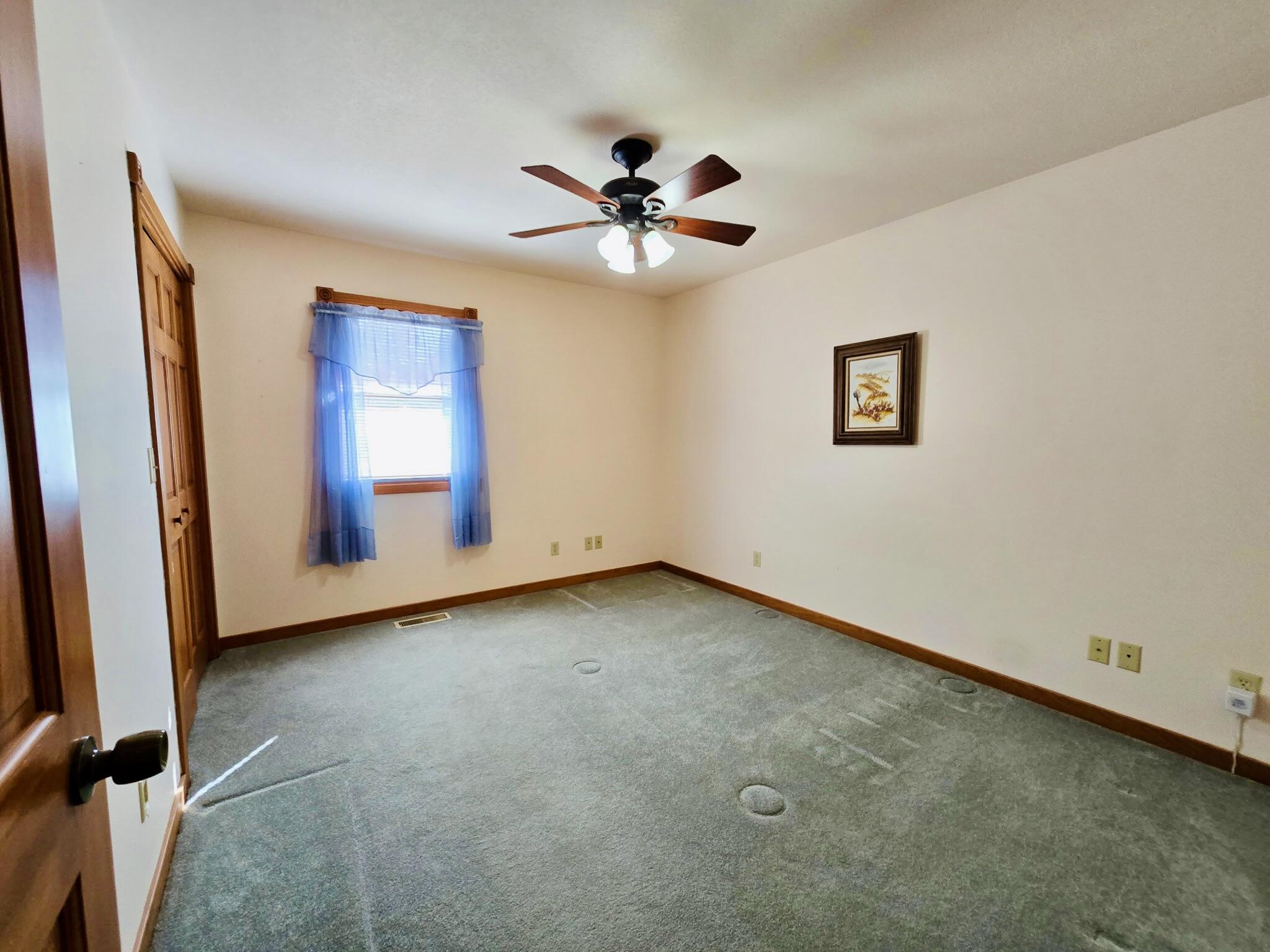 9417 North Highway 63 Property Photo 12