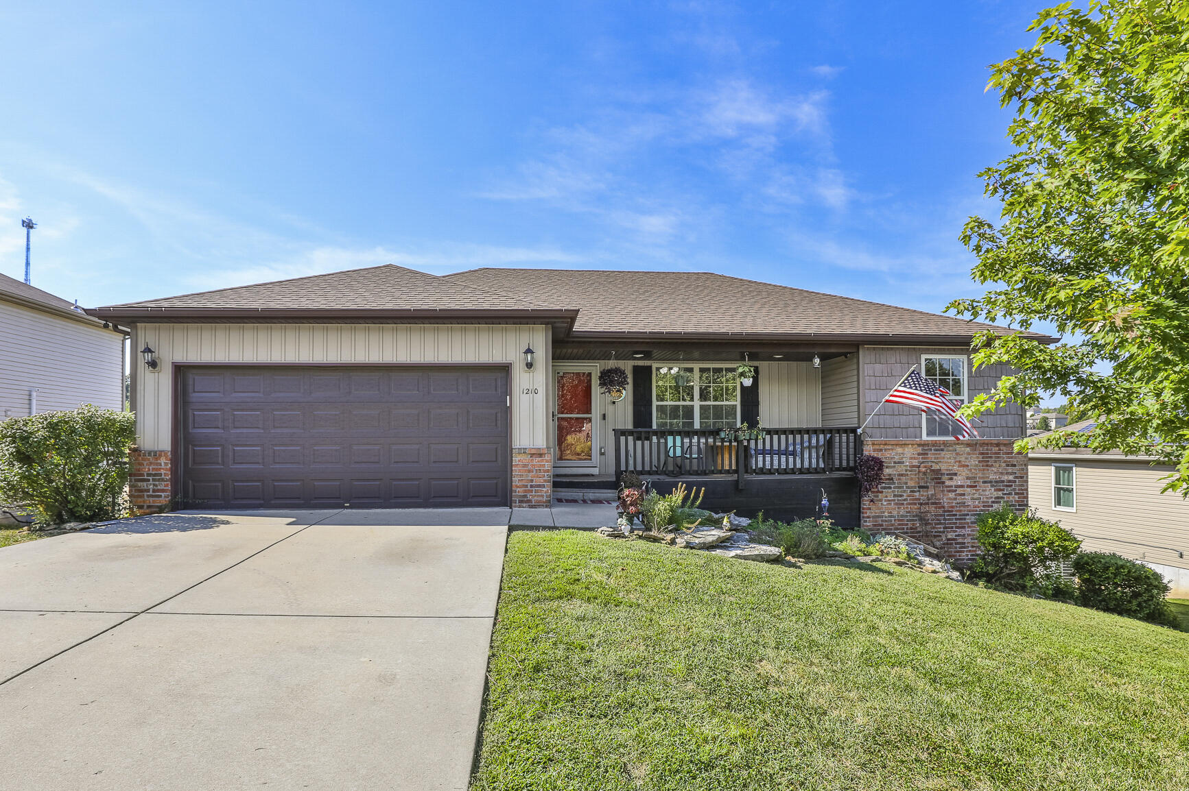 Pine Crest Real Estate Listings Main Image