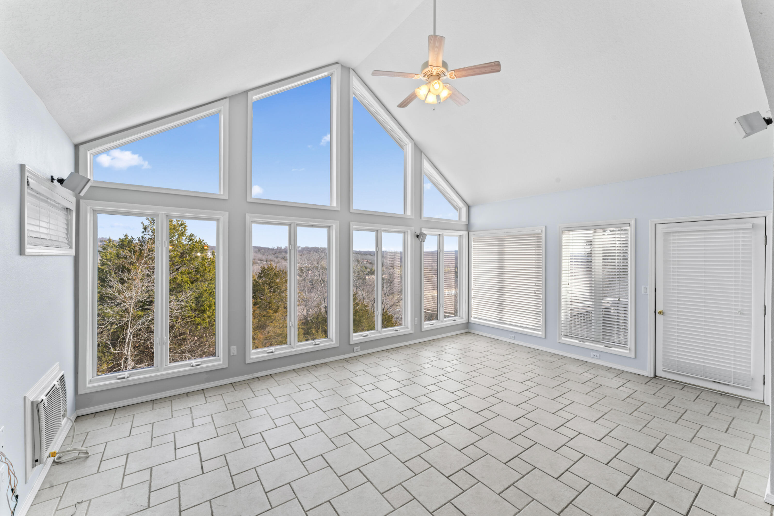 1701 Cedar Ridge Way Property Photo 11